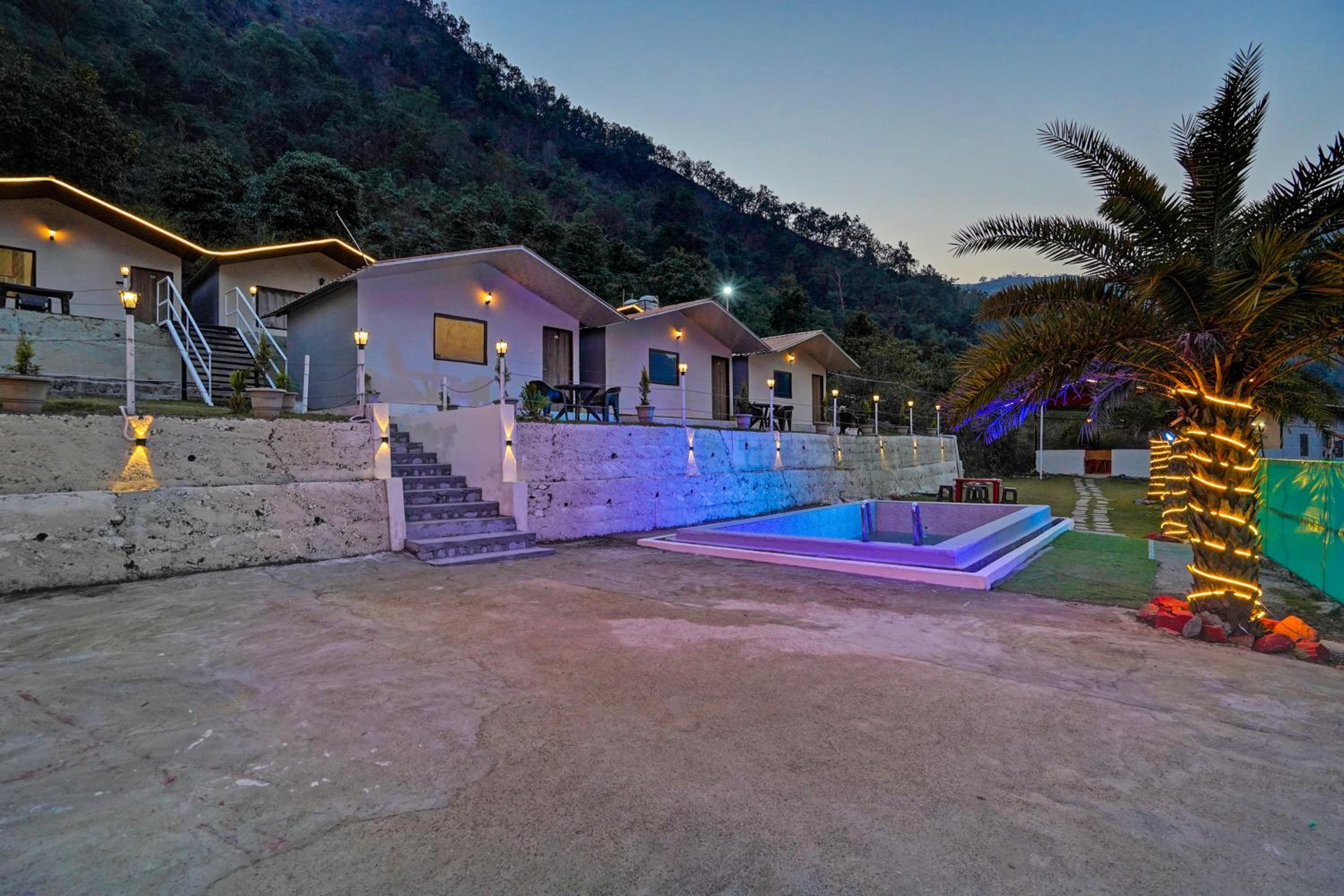 ValleyKing Resort by Sky Stays view 4