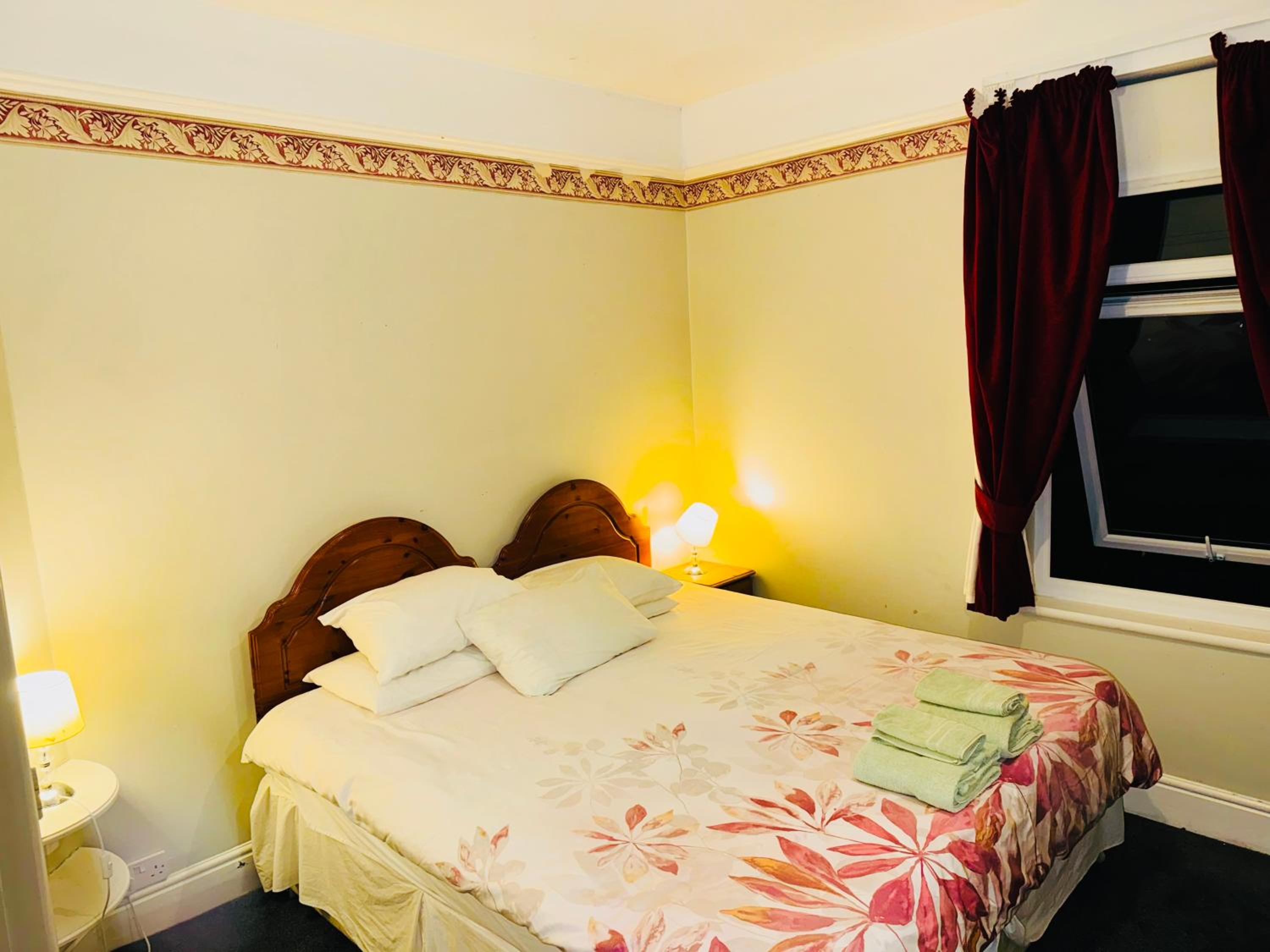 The Bliss 9 Home Stay, En-suite, Self check in with smart lock, Non Smoking Home in and out, Zero tolerance for noise after 11pm view 2