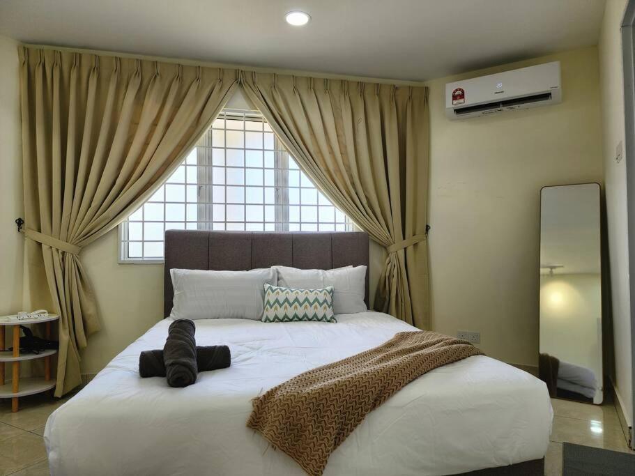 NEW! Petaling Jaya Corner Landed, 4 Bedroom, Kids Playground Slides, SS17,16 Pax,Seventeen Mall, Eastin, Phileo, SS2, Jaya One,UM photo 3