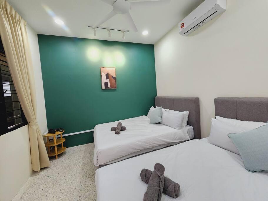 NEW! Petaling Jaya Corner Landed, 4 Bedroom, Kids Playground Slides, SS17,16 Pax,Seventeen Mall, Eastin, Phileo, SS2, Jaya One,UM photo 6