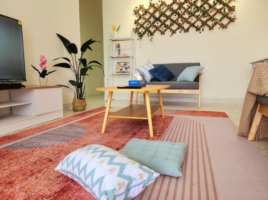 NEW! Petaling Jaya Corner Landed, 4 Bedroom, Kids Playground Slides, SS17,16 Pax,Seventeen Mall, Eastin, Phileo, SS2, Jaya One,UM view 2
