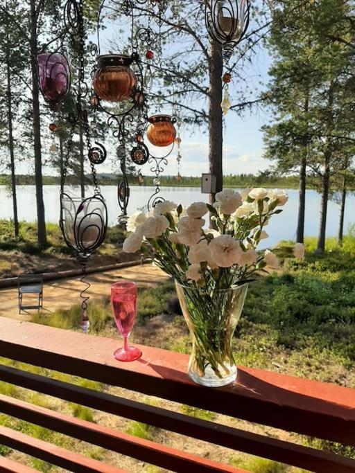 Mama's house Skandinavia lake in Ivalo