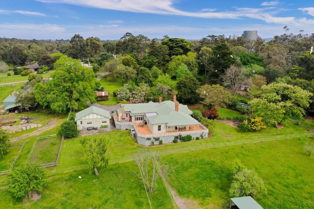 Beautiful Federation Residence for 16 Guests great for wedding functions