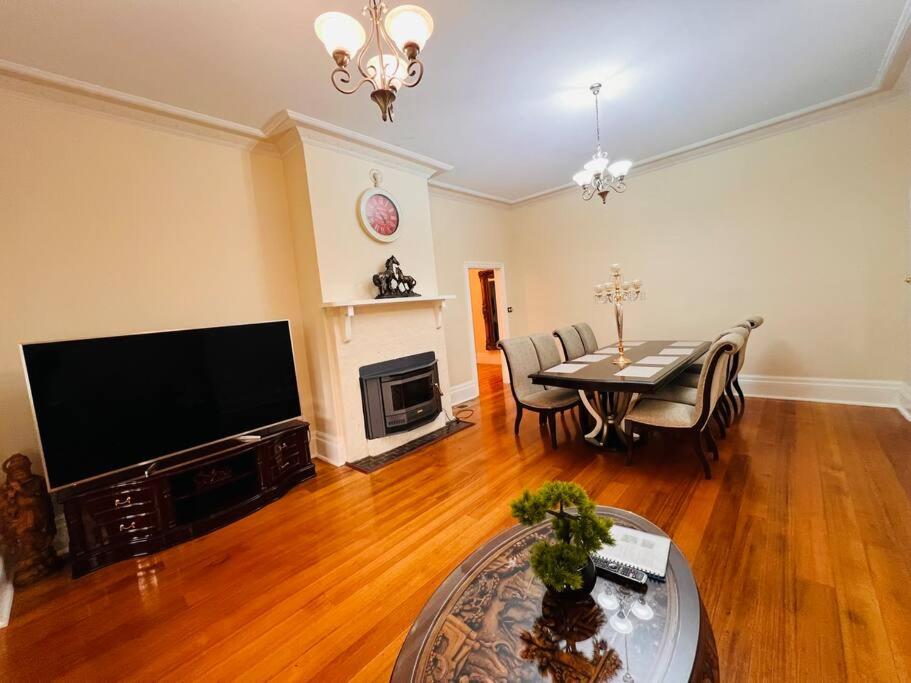 Beautiful Federation Residence for 16 Guests great for wedding functions