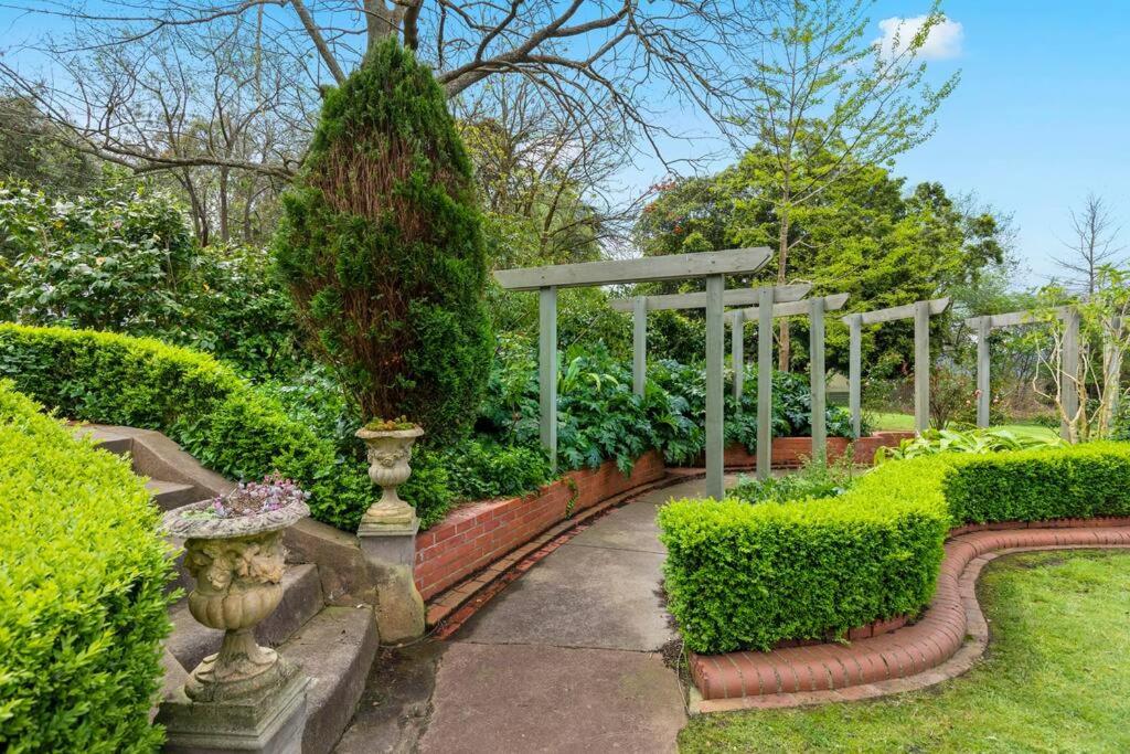 Beautiful Federation Residence for 16 Guests great for wedding functions