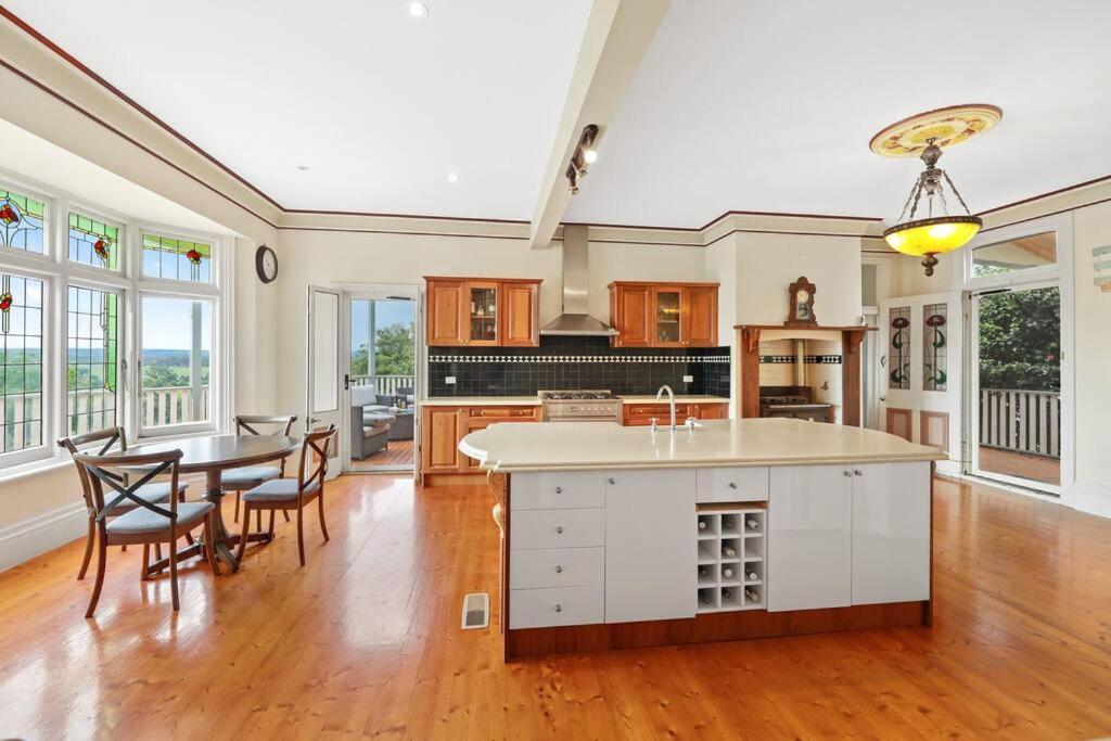 Beautiful Federation Residence for 16 Guests great for wedding functions