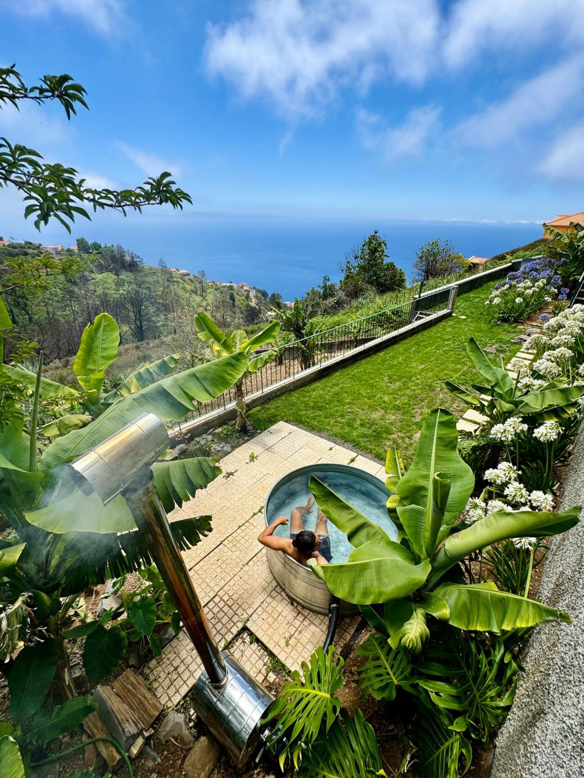 Meerblick - 3-Bett Villa mit Terrassen & Hot-Tub view 3