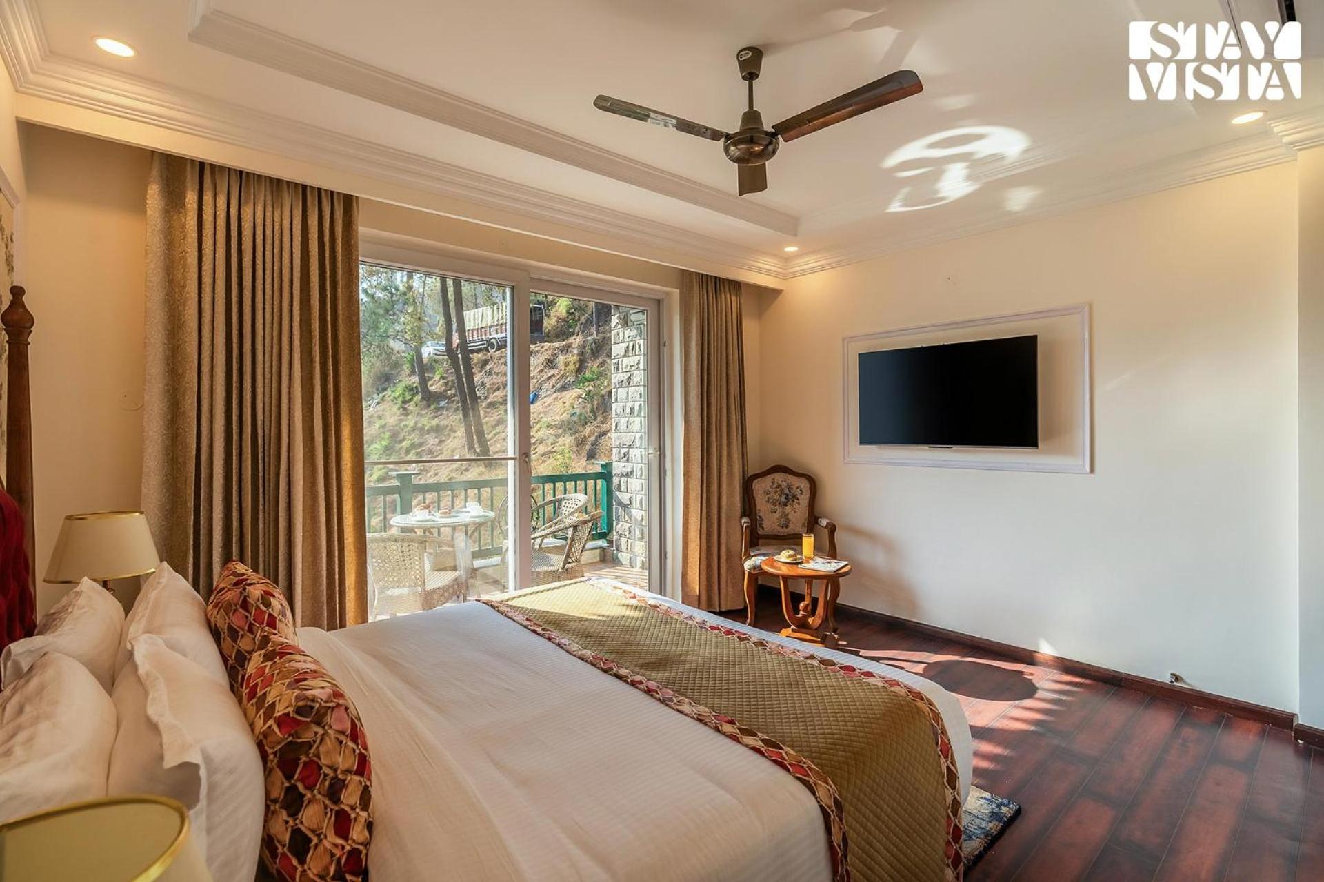 StayVista at Villa Montierra with Luxury Pool Villa & Complimentary Breakfast