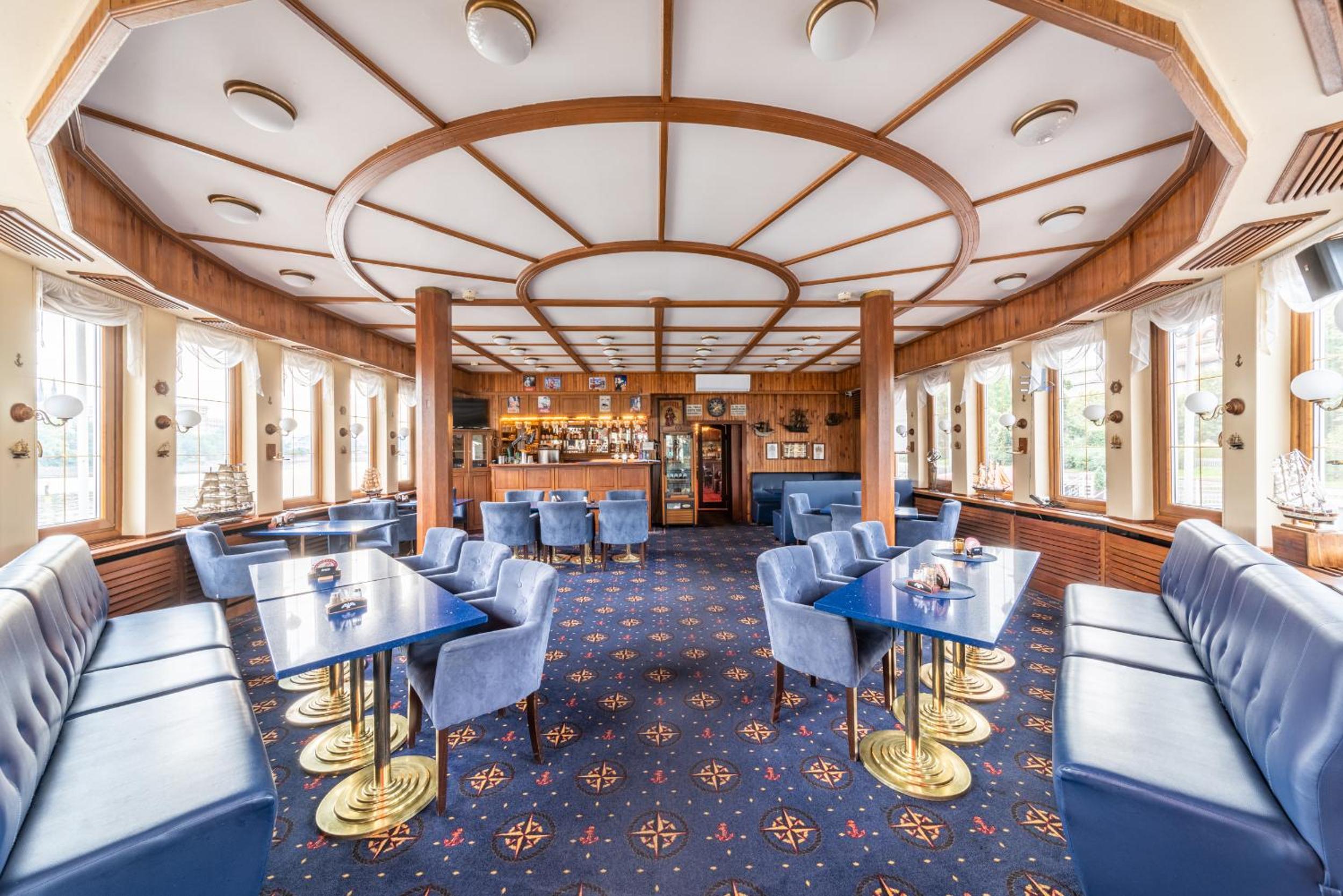 Botel Albatros