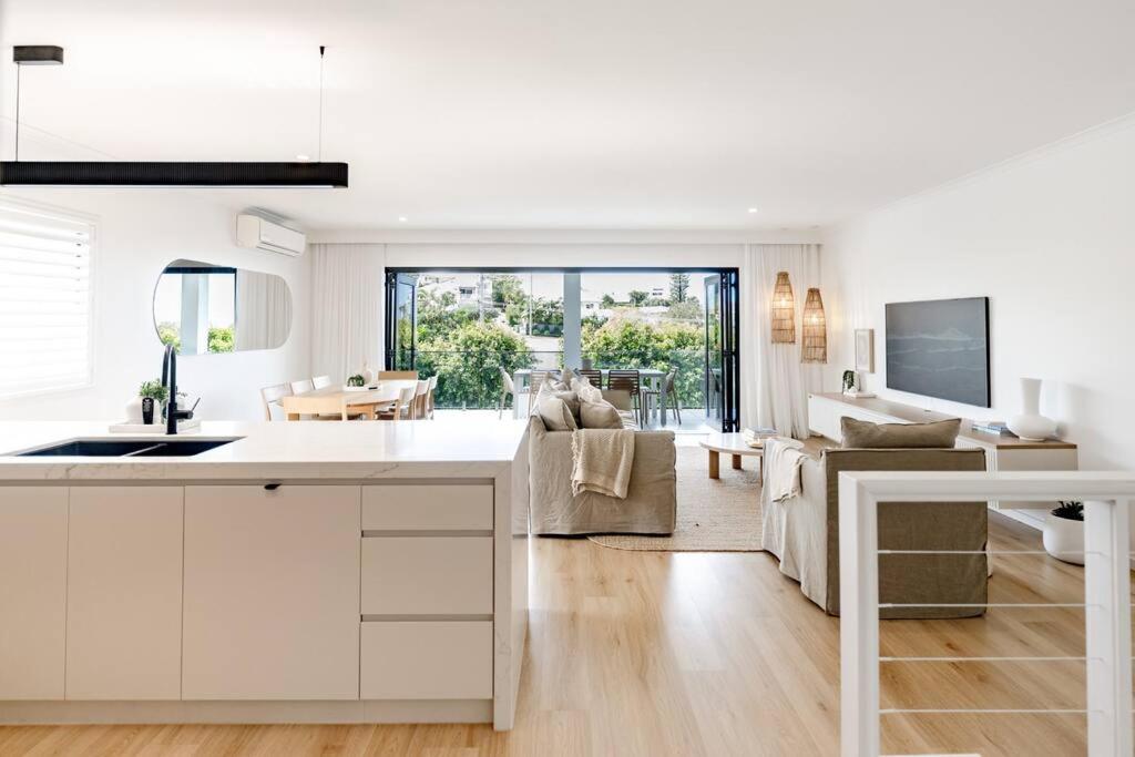 Sunny Luxury in Paradise Sunrise Beach Noosa
