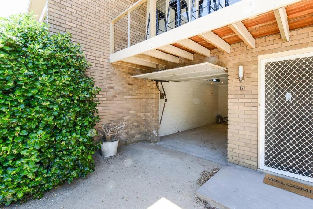 Blairgowrie Beach Townhouse Opposite the beach!