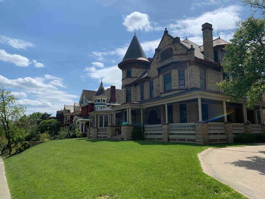 Eden Park House, 4 sleeping rooms, free parking! view 5