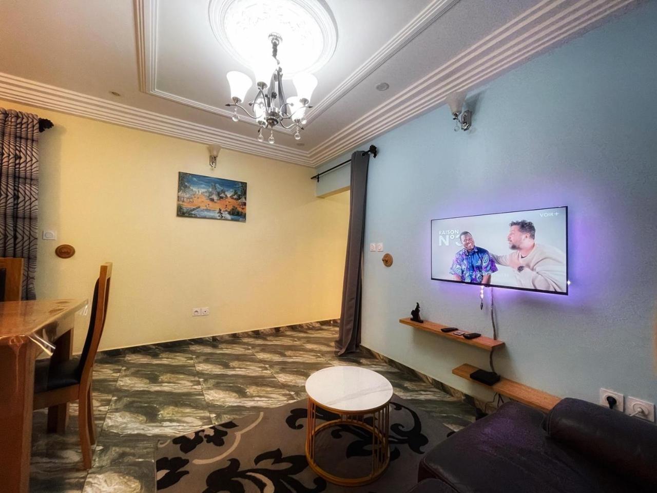 Studio meublé Biyem Assi TKC