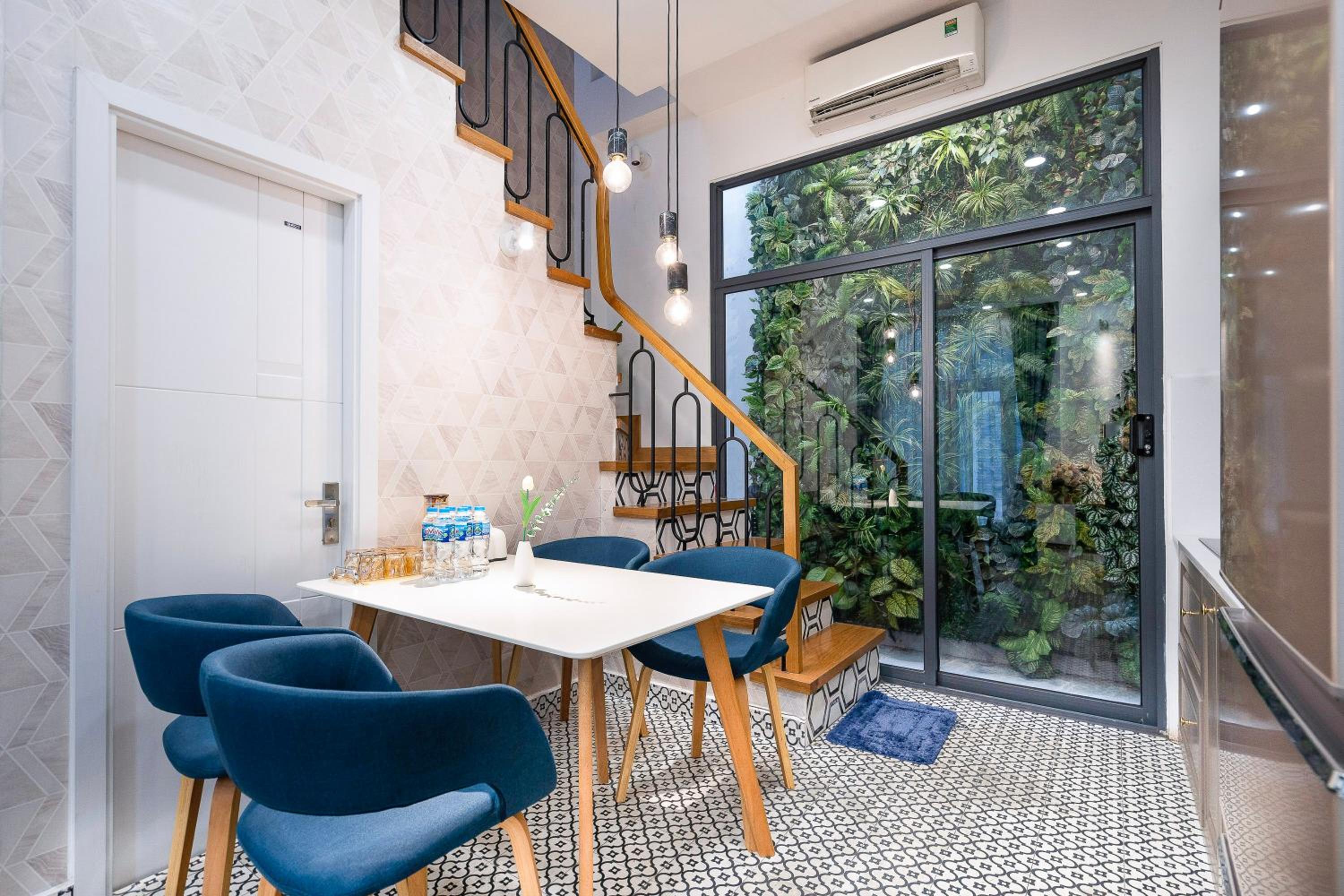 Entire 3BR House in Ho Chi Minh City, D1