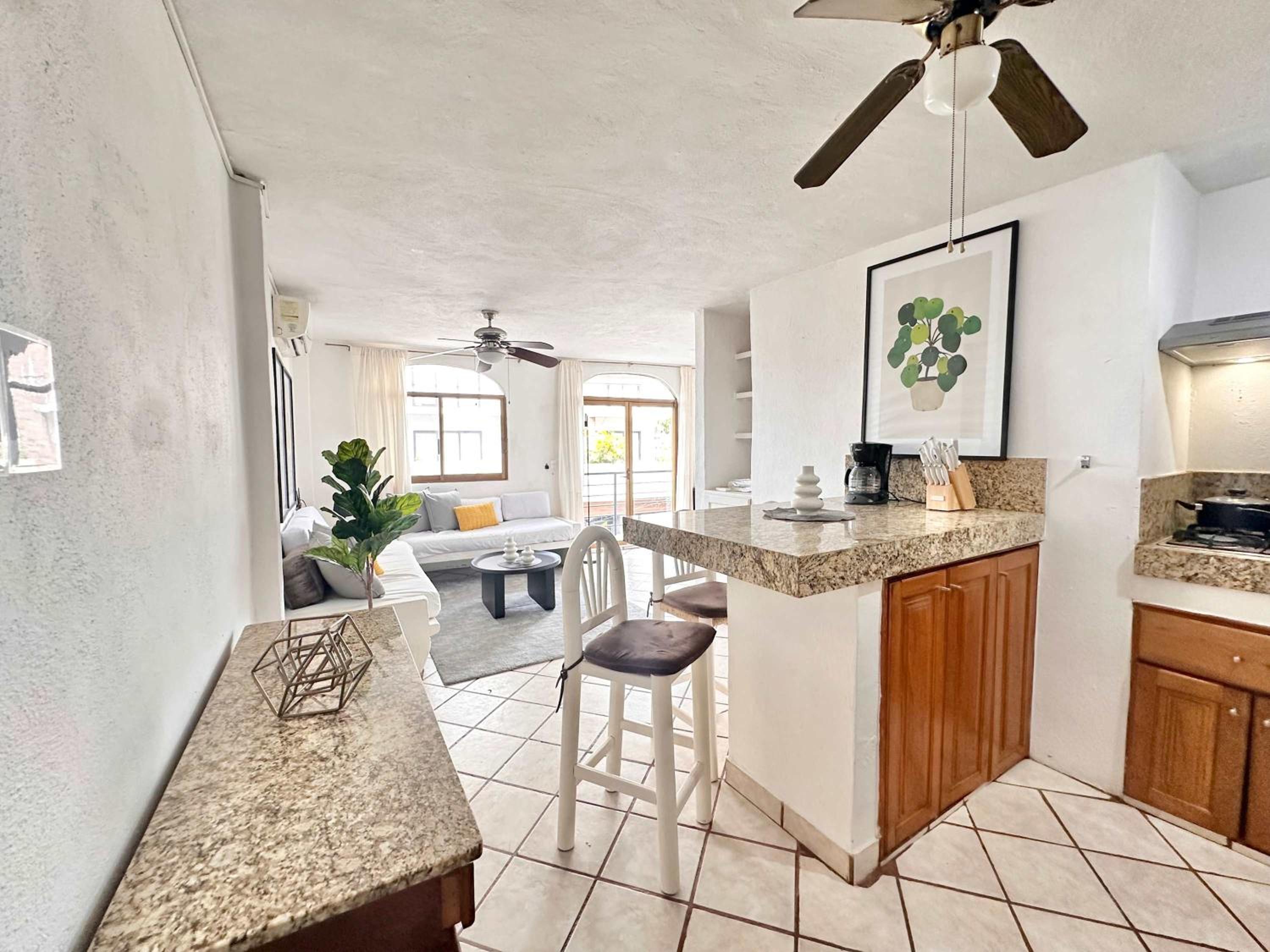 Stylish 1BR Suite - 1 block away from the beach view 3