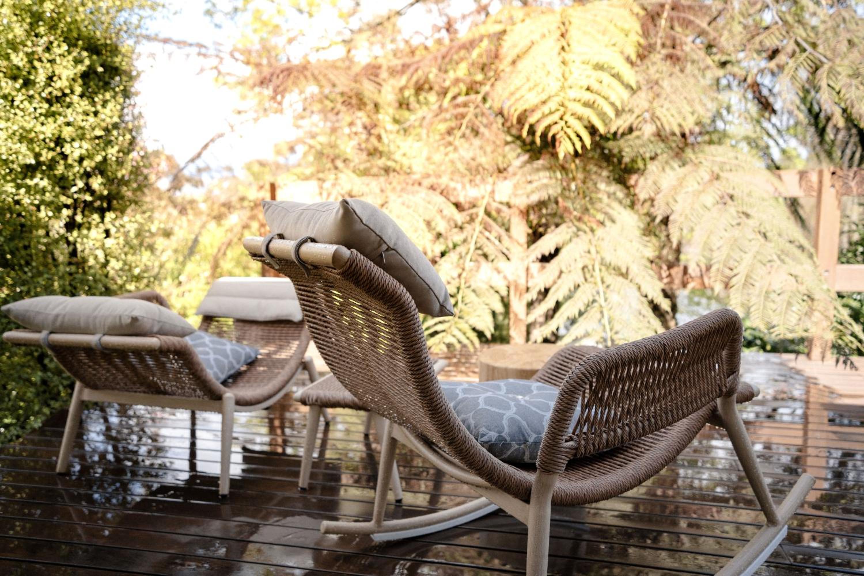 Hotel Romantic Garden Cottage with Home Cinema - Image 1