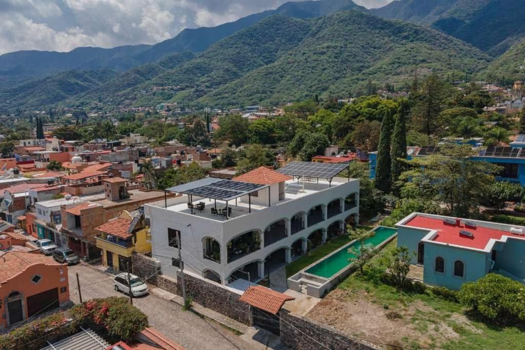 Hotel Poolside Paradise Suite in the heart of Ajijic - Image 1