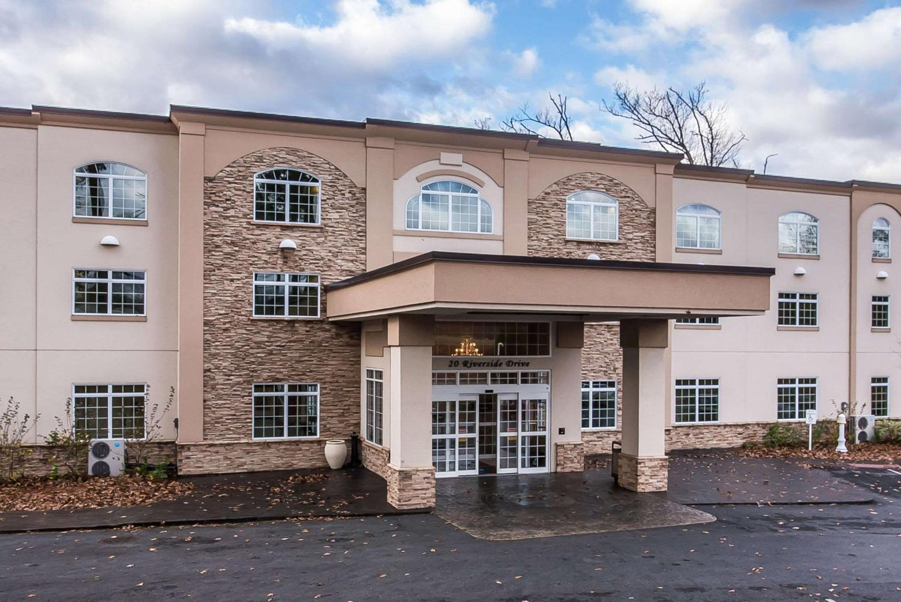 Brattleboro Vacations - Riverside Hotel, Ascend Hotel Collection - Property Image 2