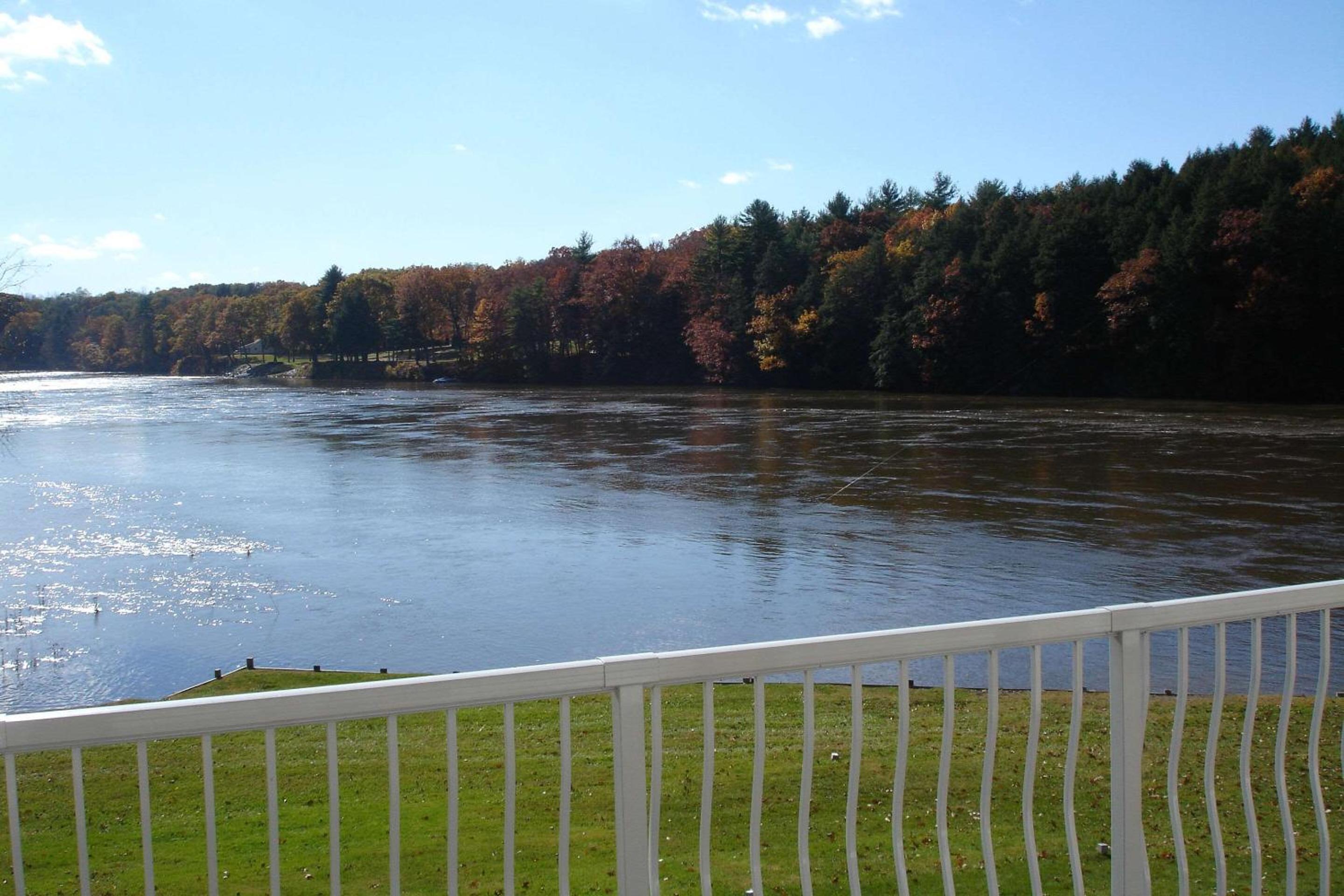 Brattleboro Vacations - Riverside Hotel, Ascend Hotel Collection - Property Image 3