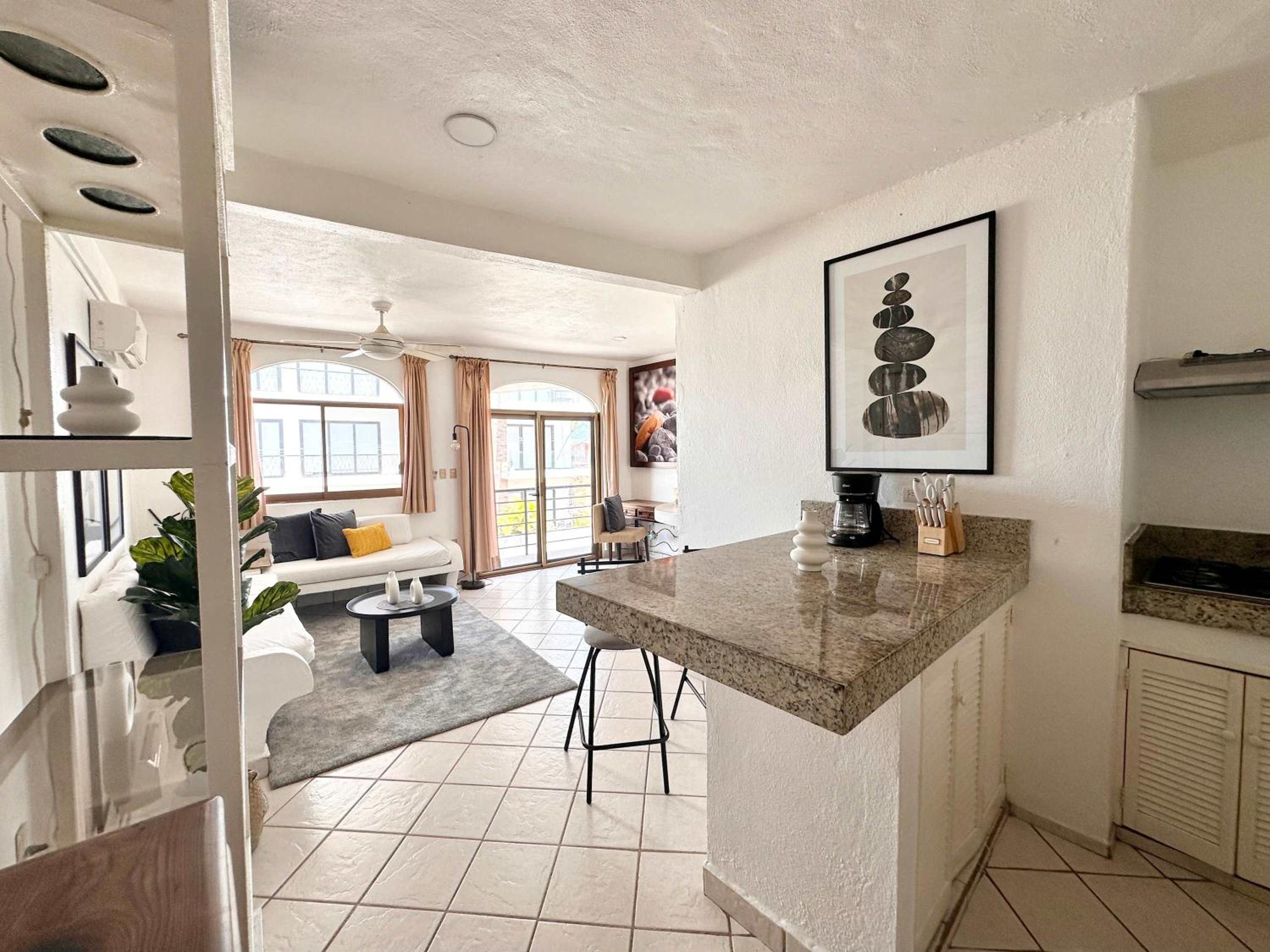 Modern Condo suite - Near the beach view 2