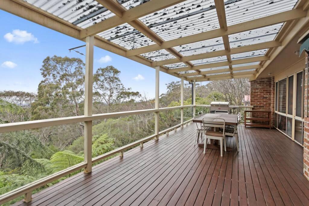 Azimuth - Spacious Family Retreat with City Views