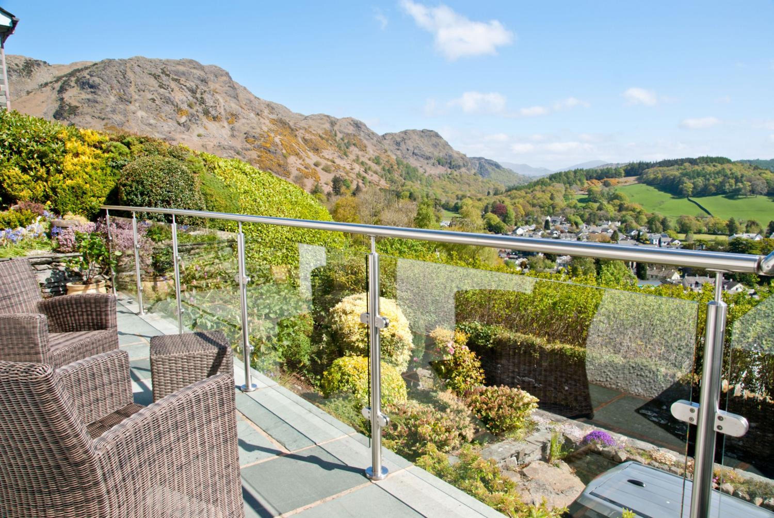 Hilltop, Coniston spacious bungalow with incredible views view 2