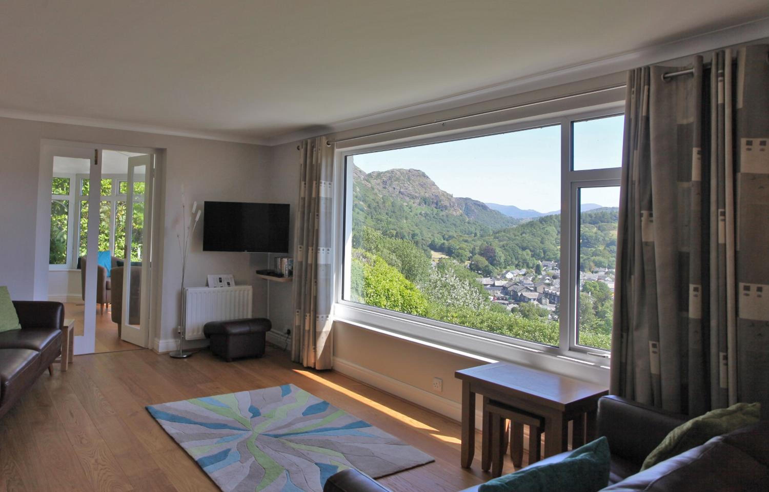 Hilltop, Coniston spacious bungalow with incredible views view 5