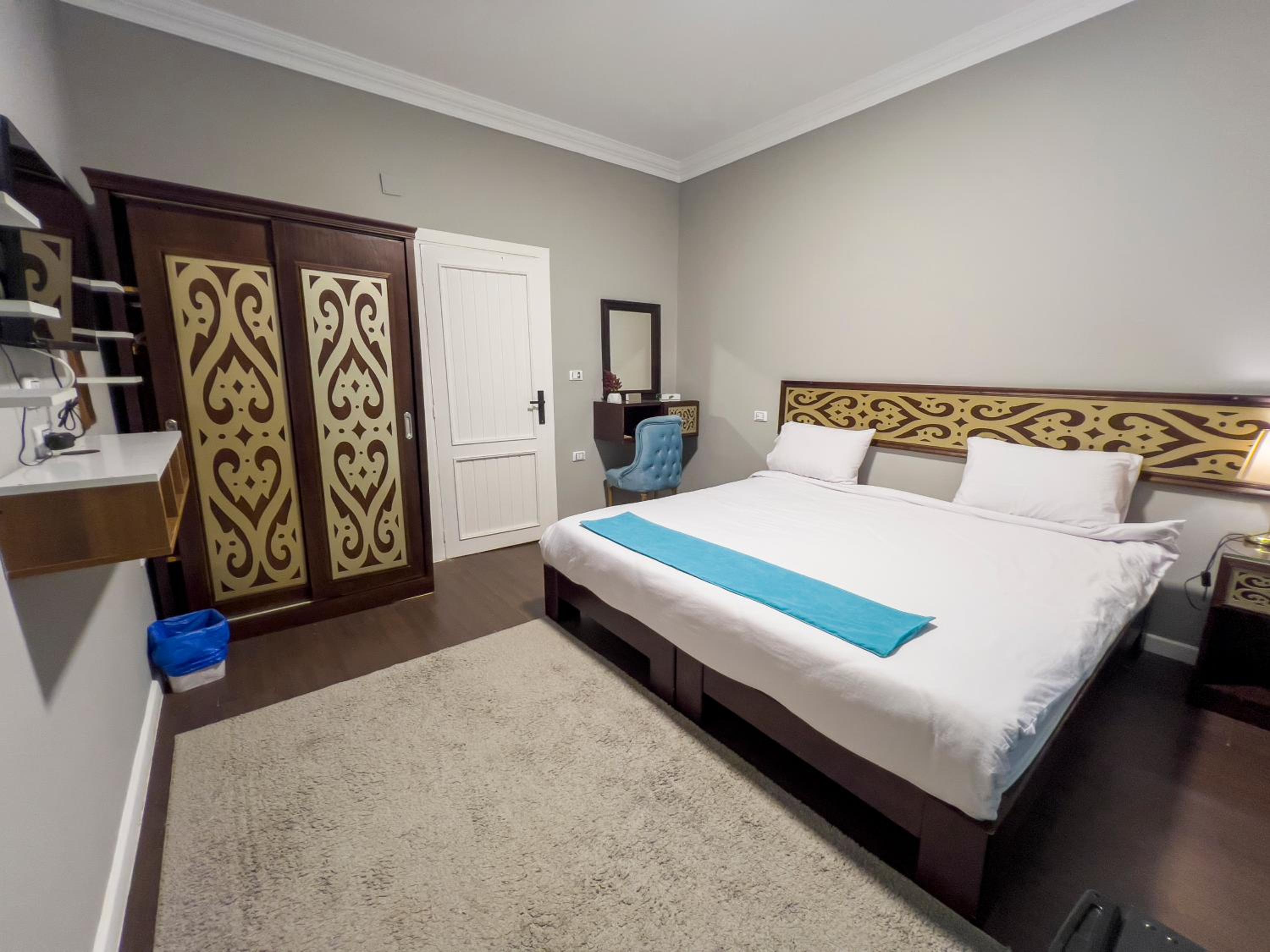 The Pyramids Gate Inn