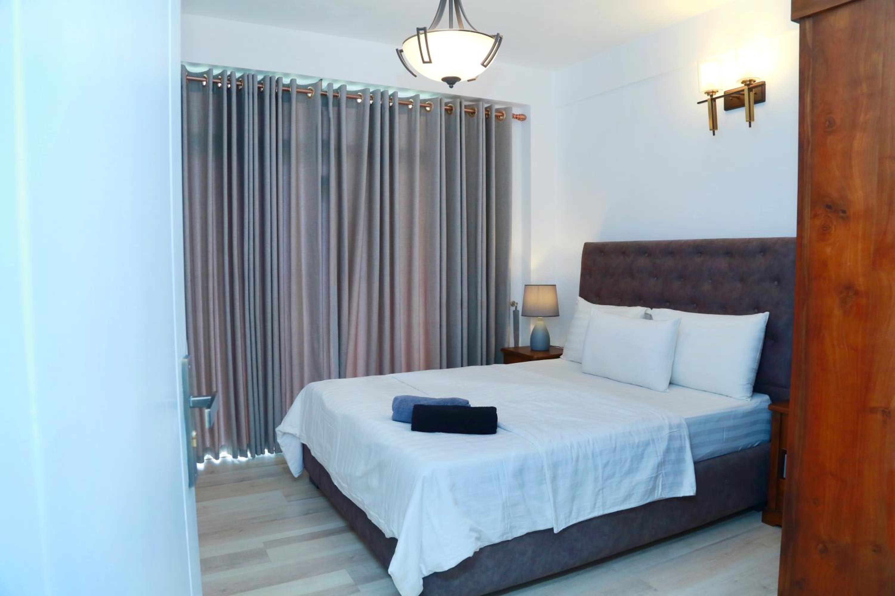 Ajymth Luxury Apartments - Lakeview Residencies - F24 view 3