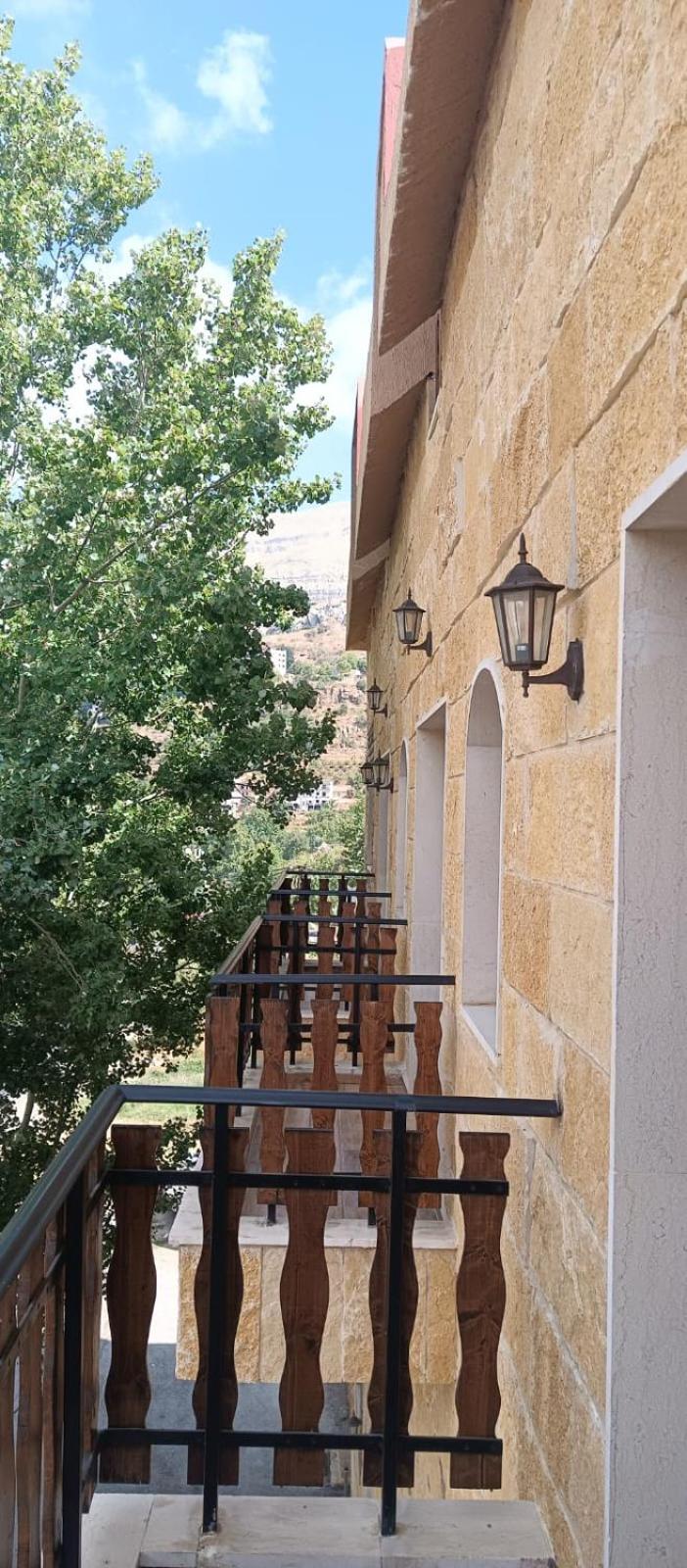 Rokwood faraya