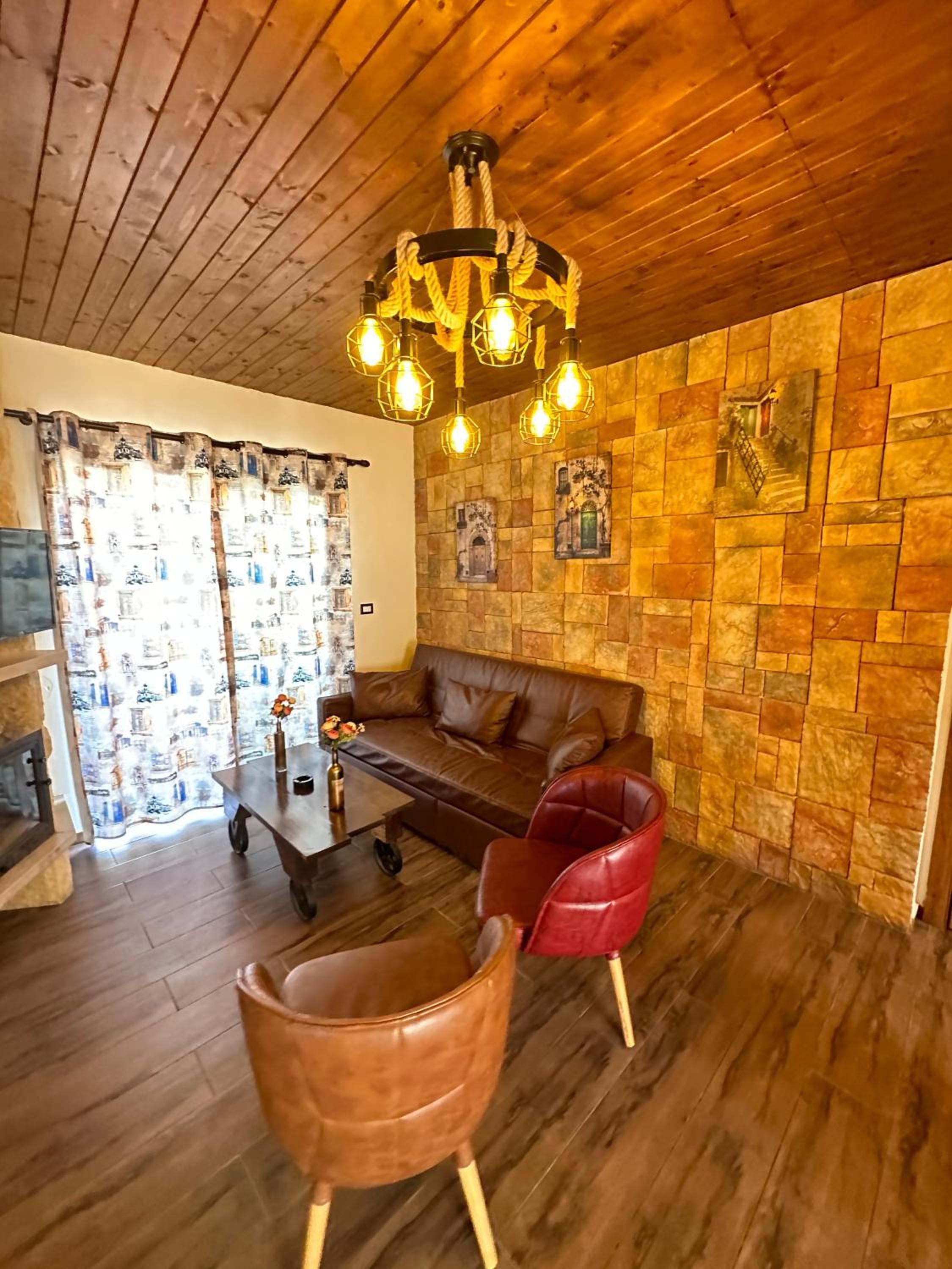 Rokwood faraya