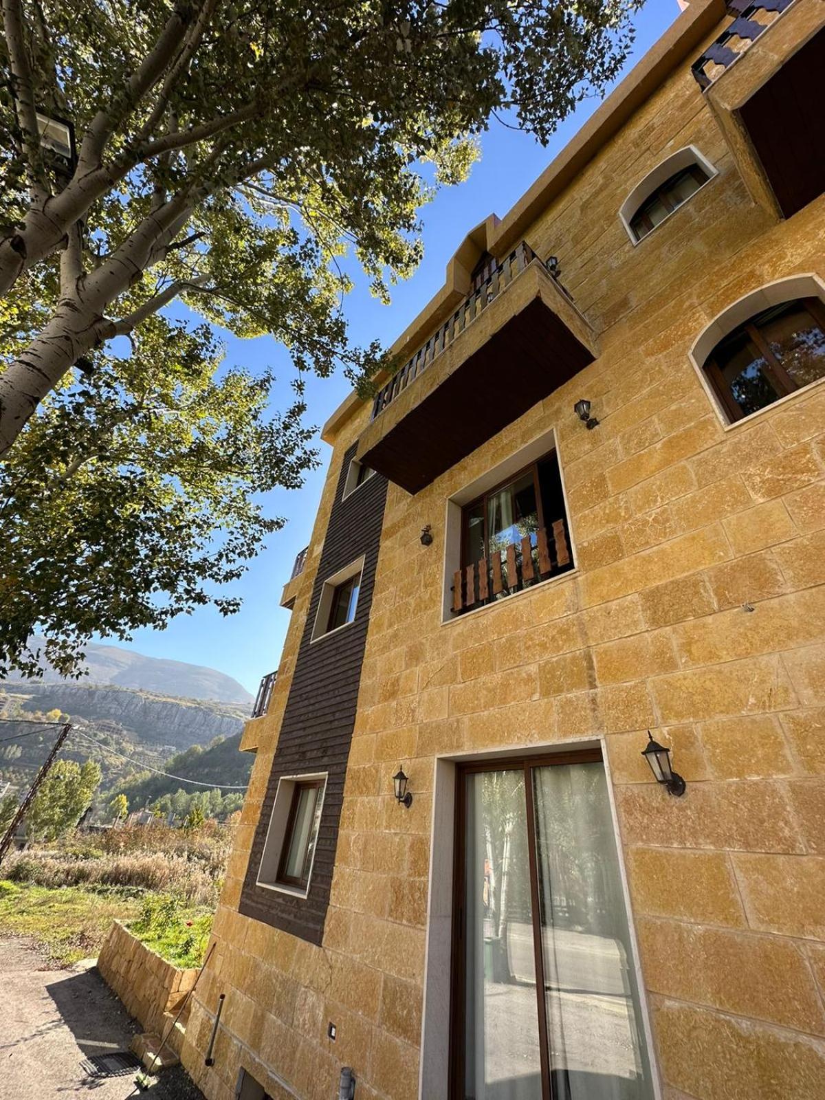 Rokwood faraya