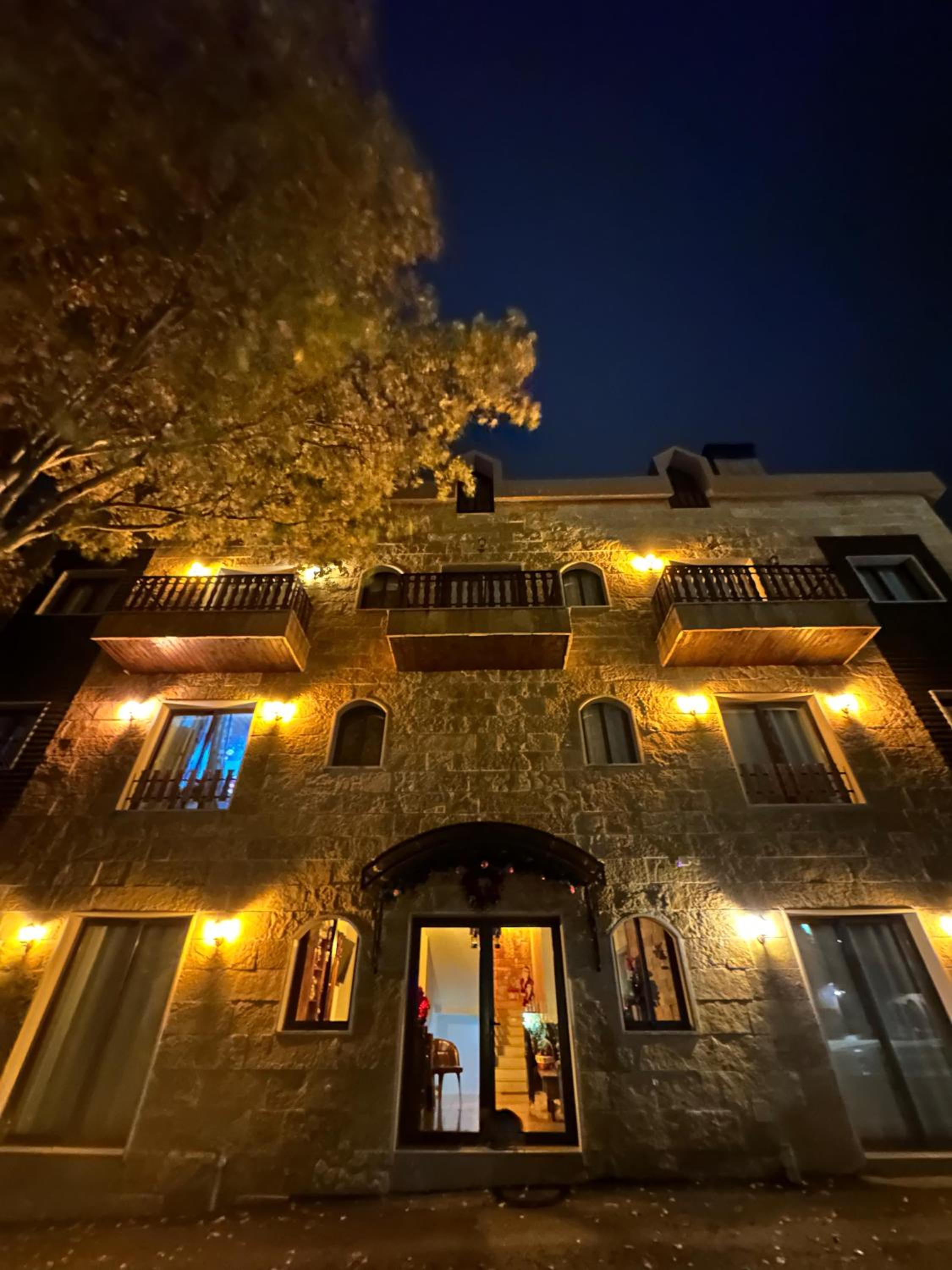 Rokwood faraya