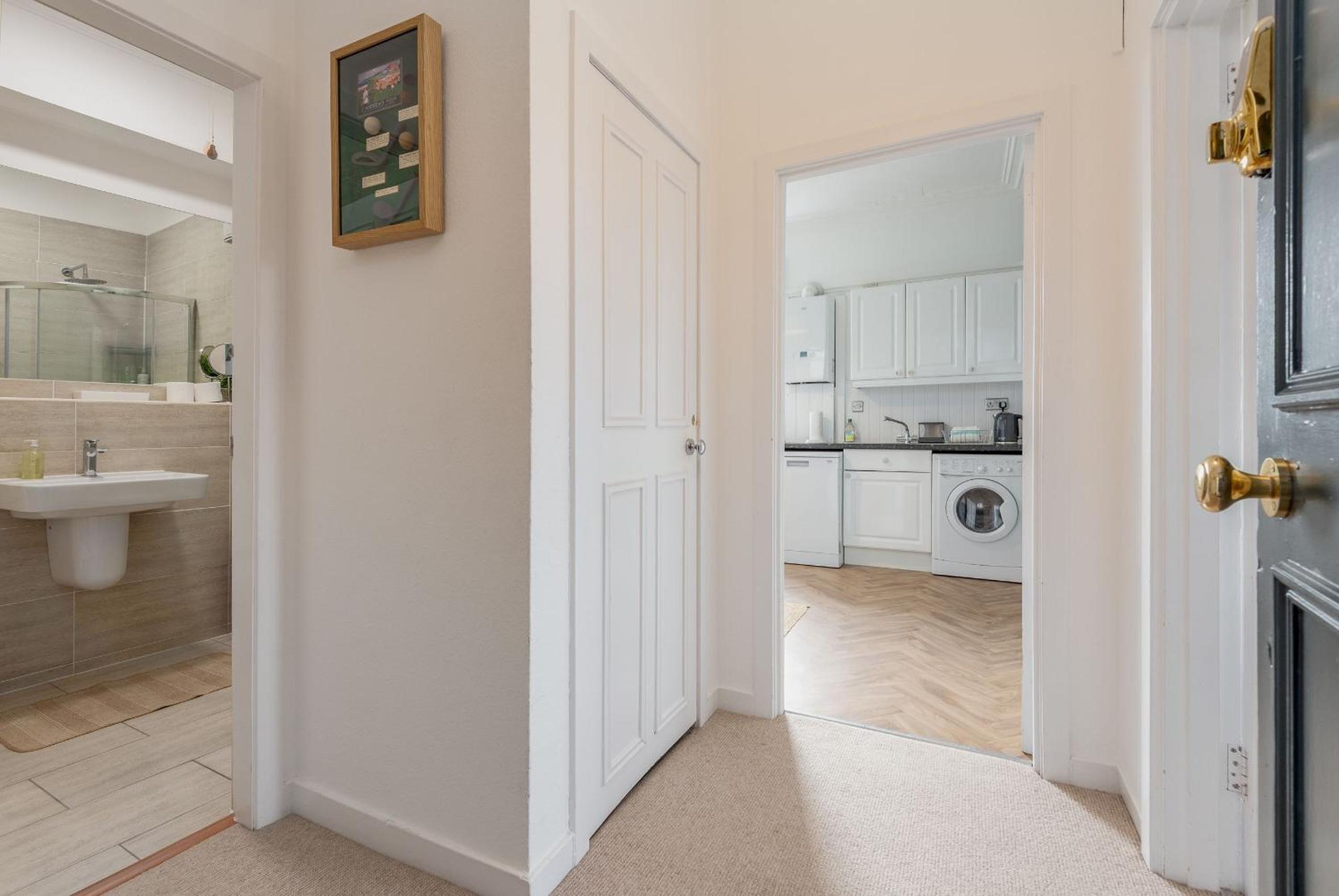 Howard Place Apartment - No 18 High Draw