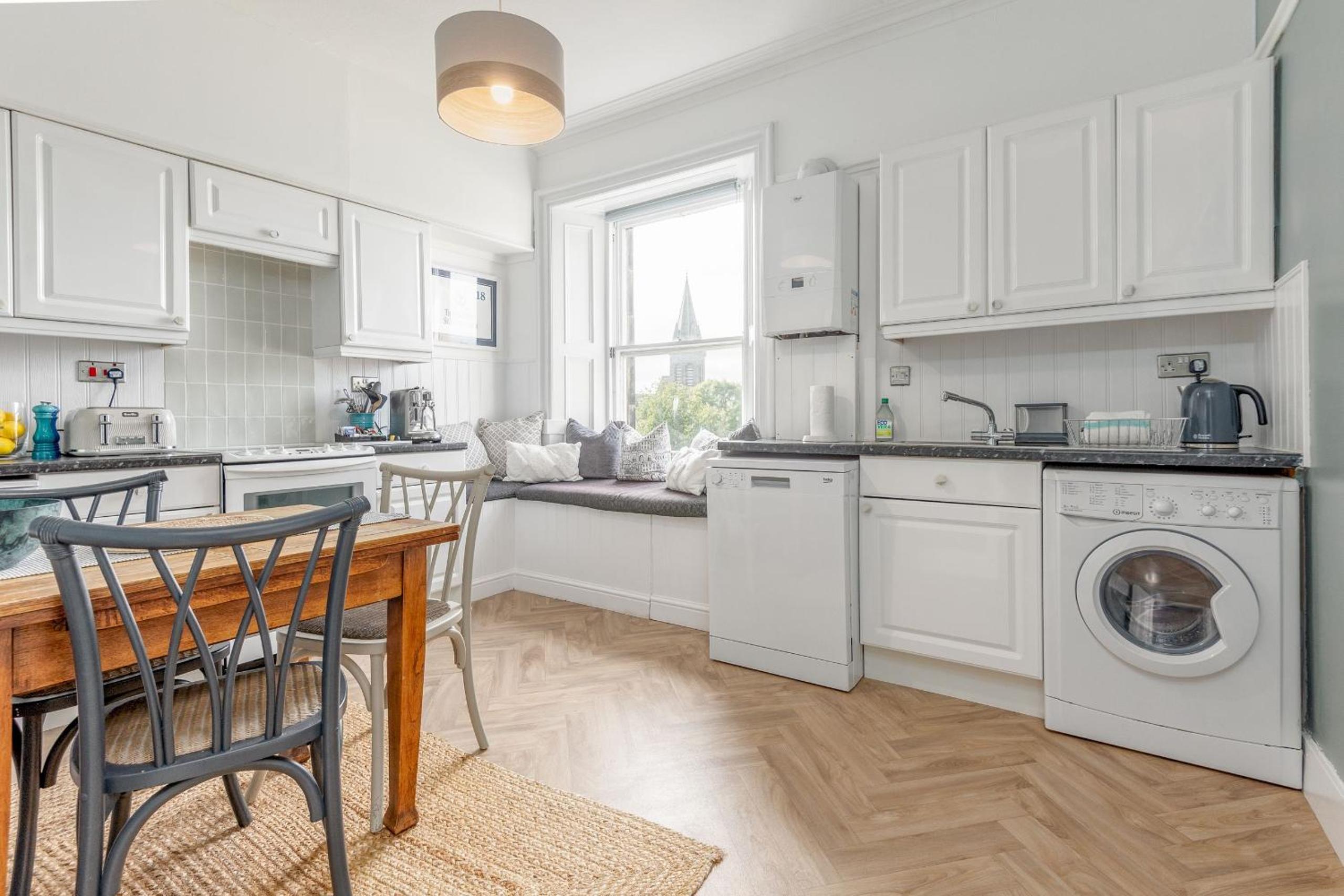 Howard Place Apartment - No 18 High Draw