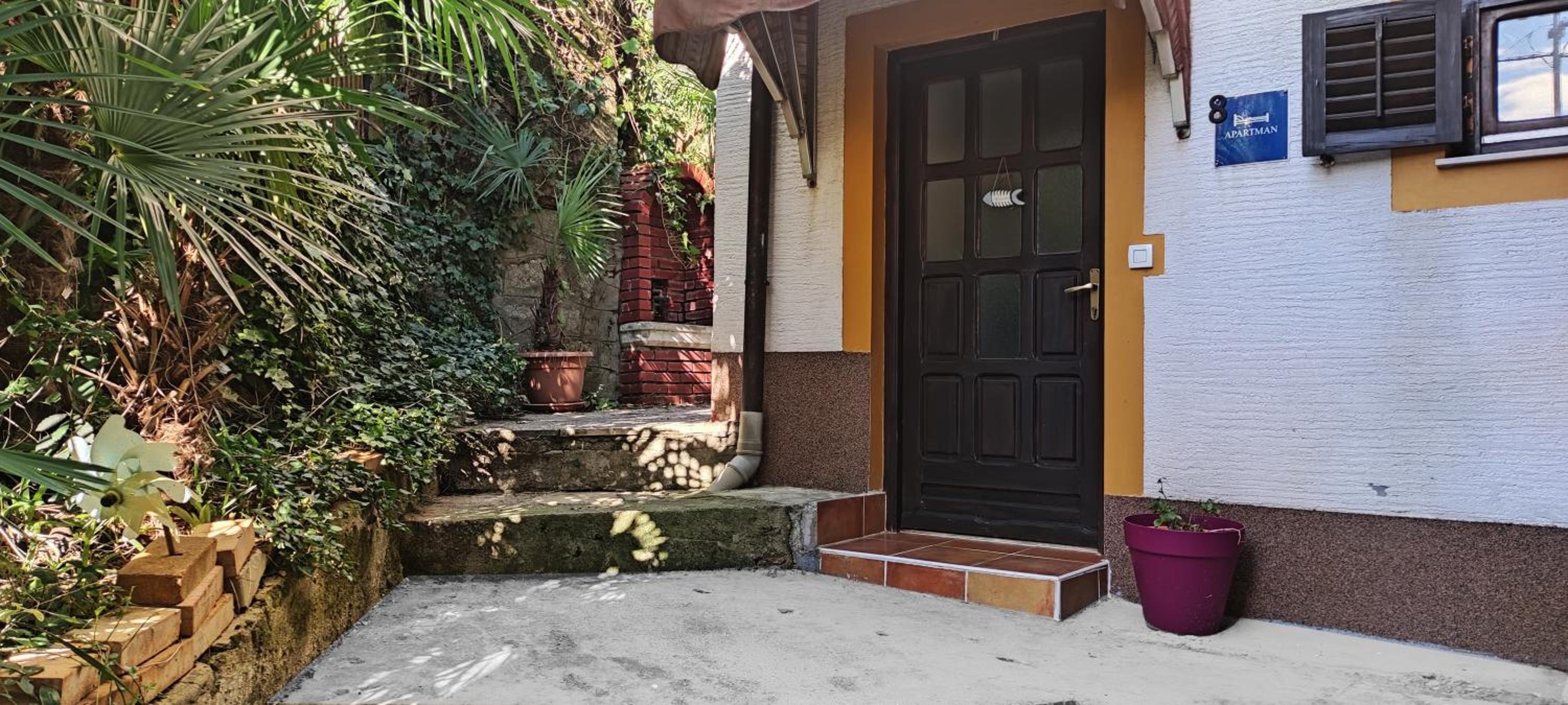 Hotel Ellena Sunshine - Image 1