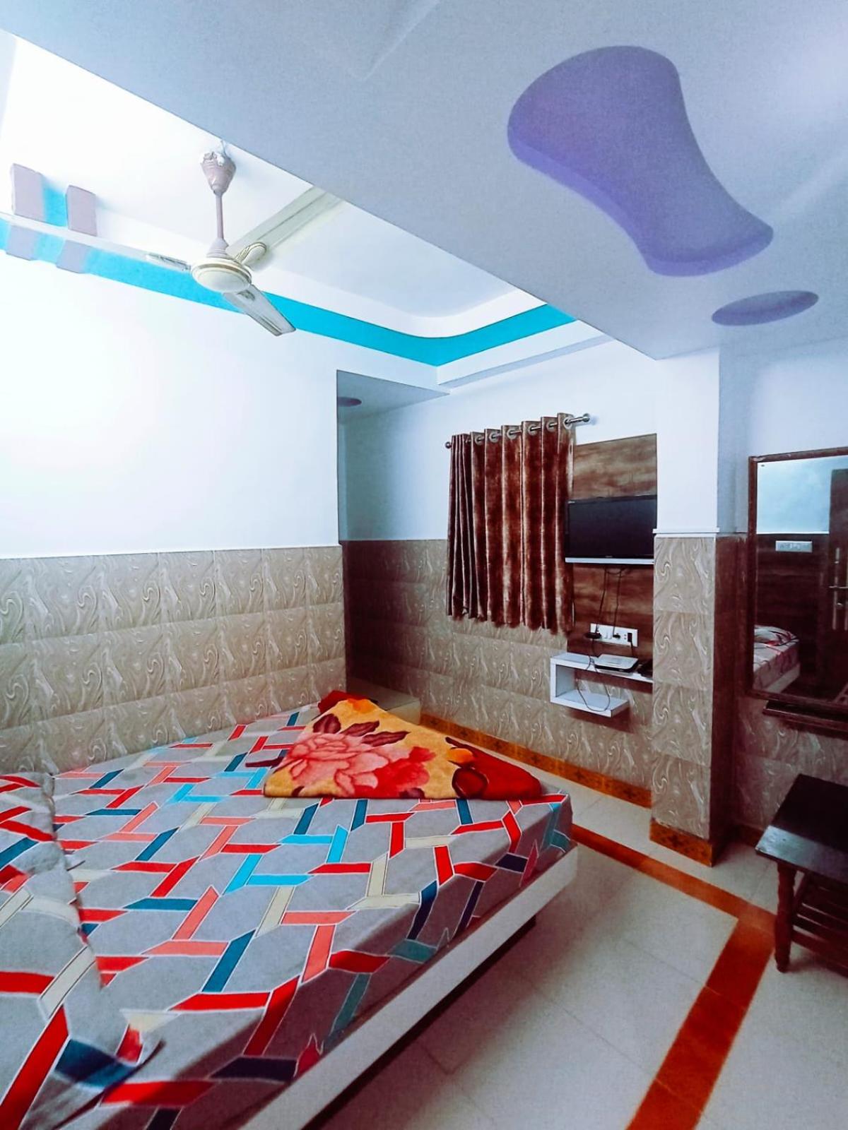 Hotel Ashadeep palace