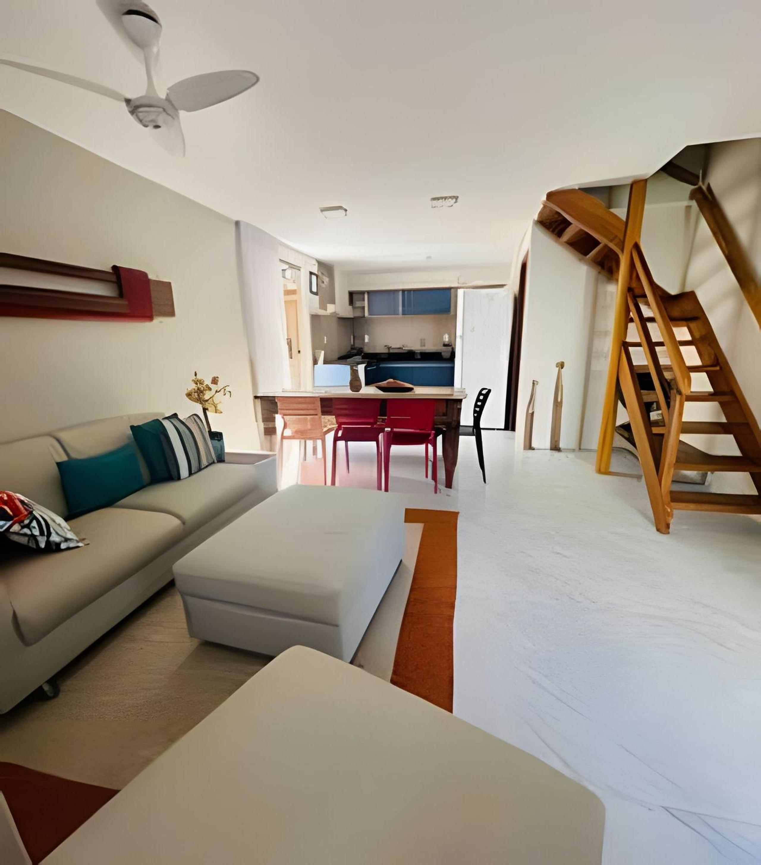 duplex com 3 suítes, Jacuzzi, área gourmet