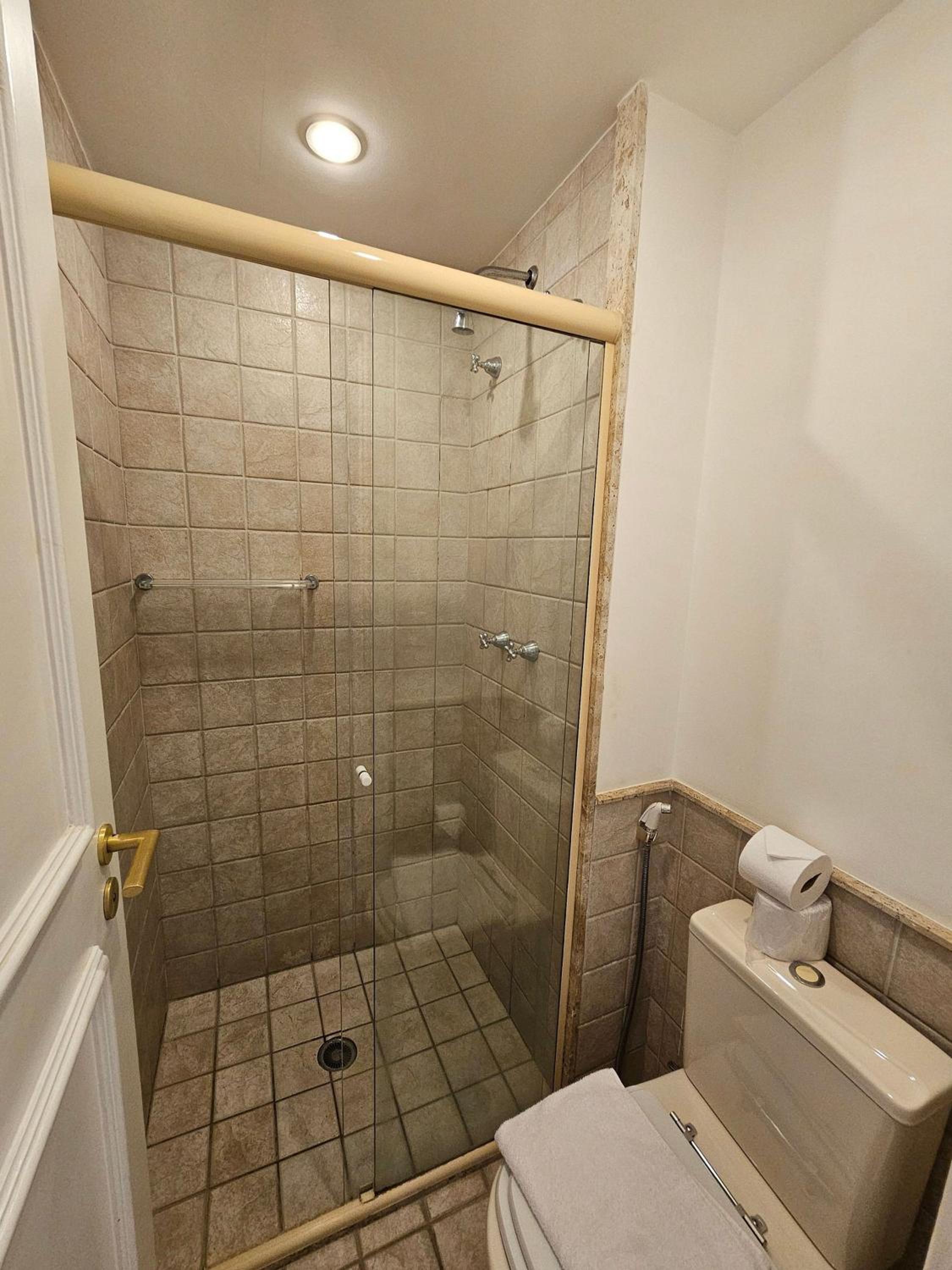 Flat Là Maison DStan com quarto e sala cozinha uh105