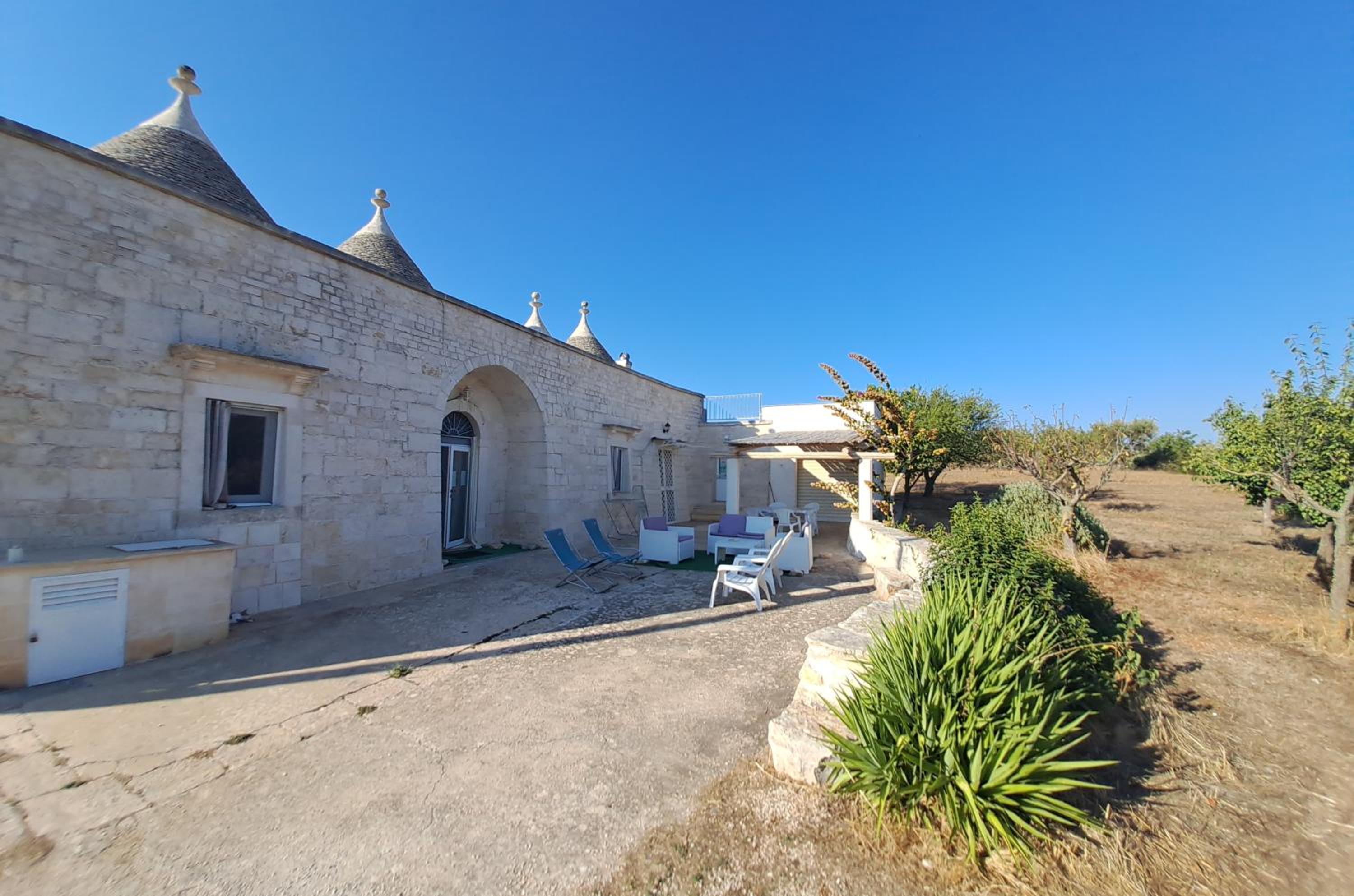 Trulli Carlo Anna view 4