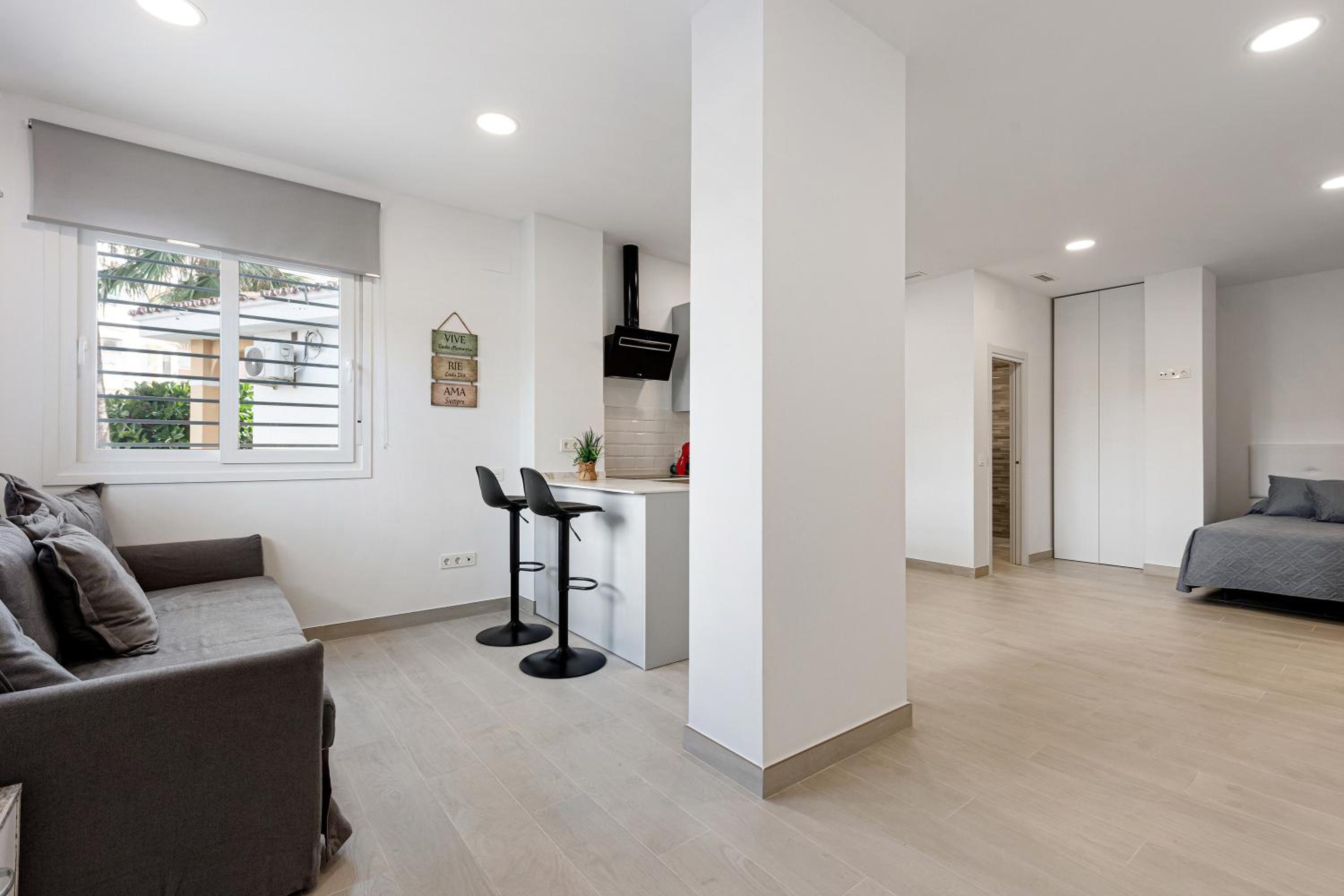 Apartamentos Sealmar Moliere