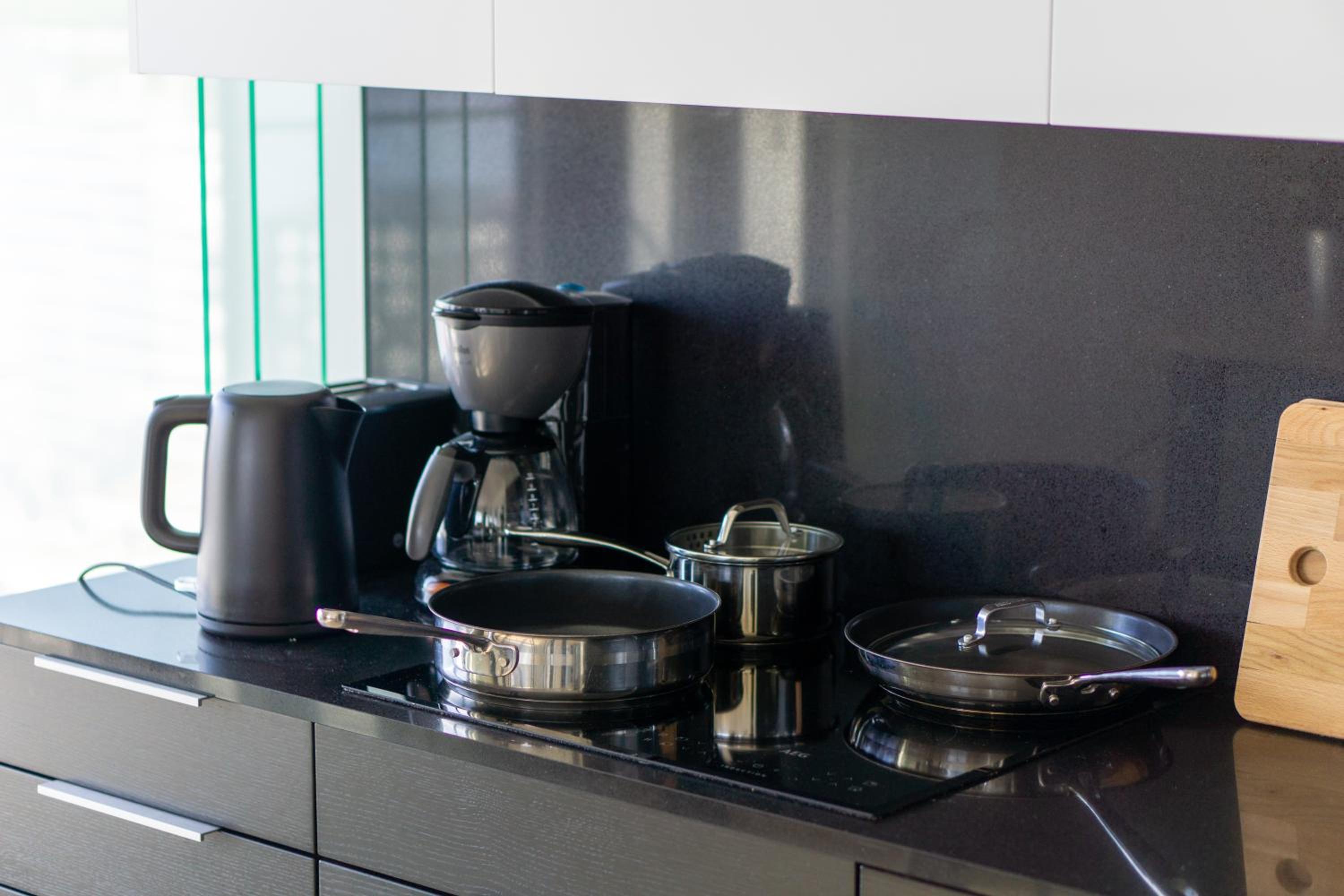 18th Floor Helsinki High Point 1 BDR Apartment with City View - Free Garage Parking view 4