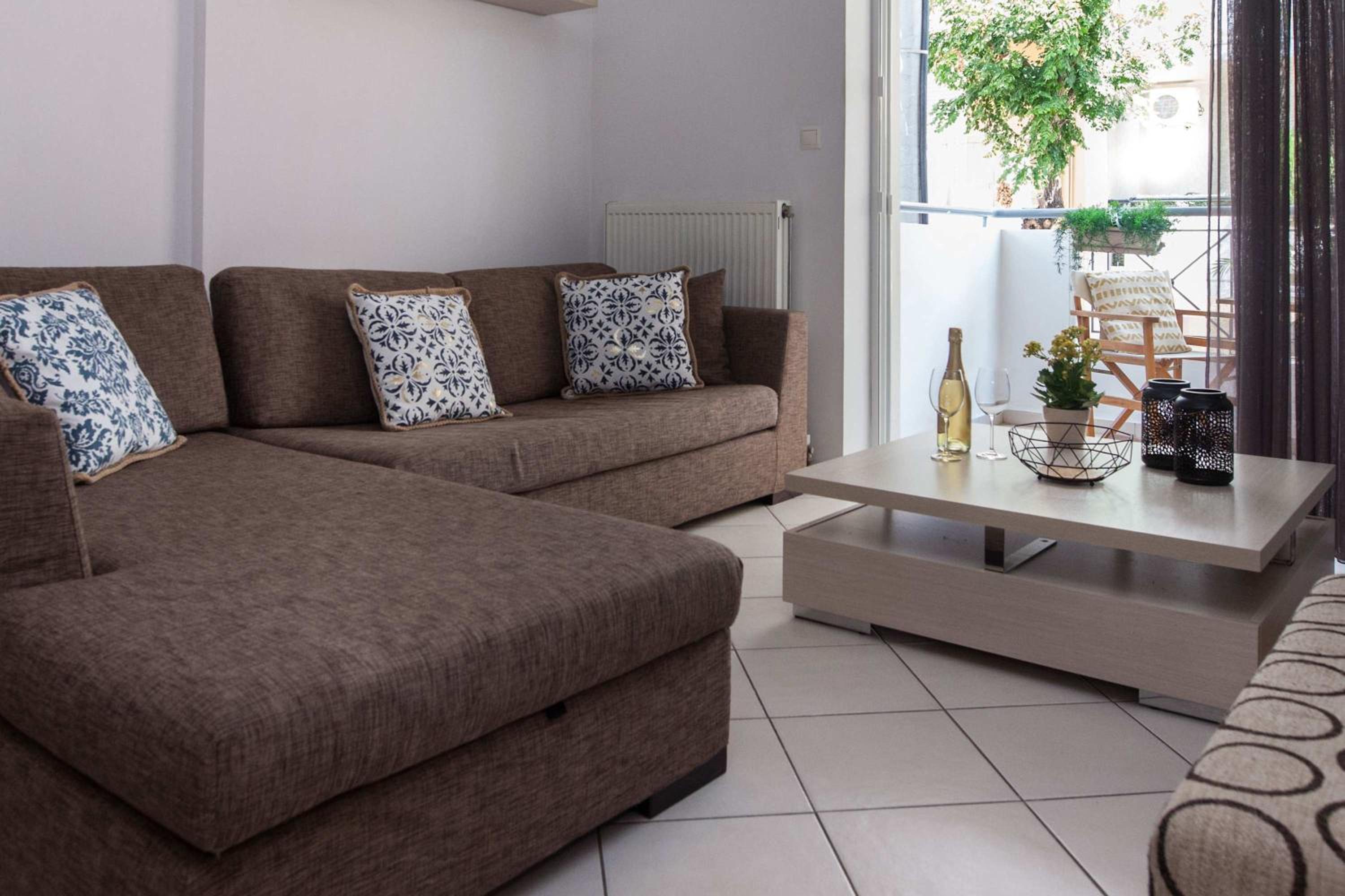 Bright 1 Bd Apt in Ampelokipoi with Balcony