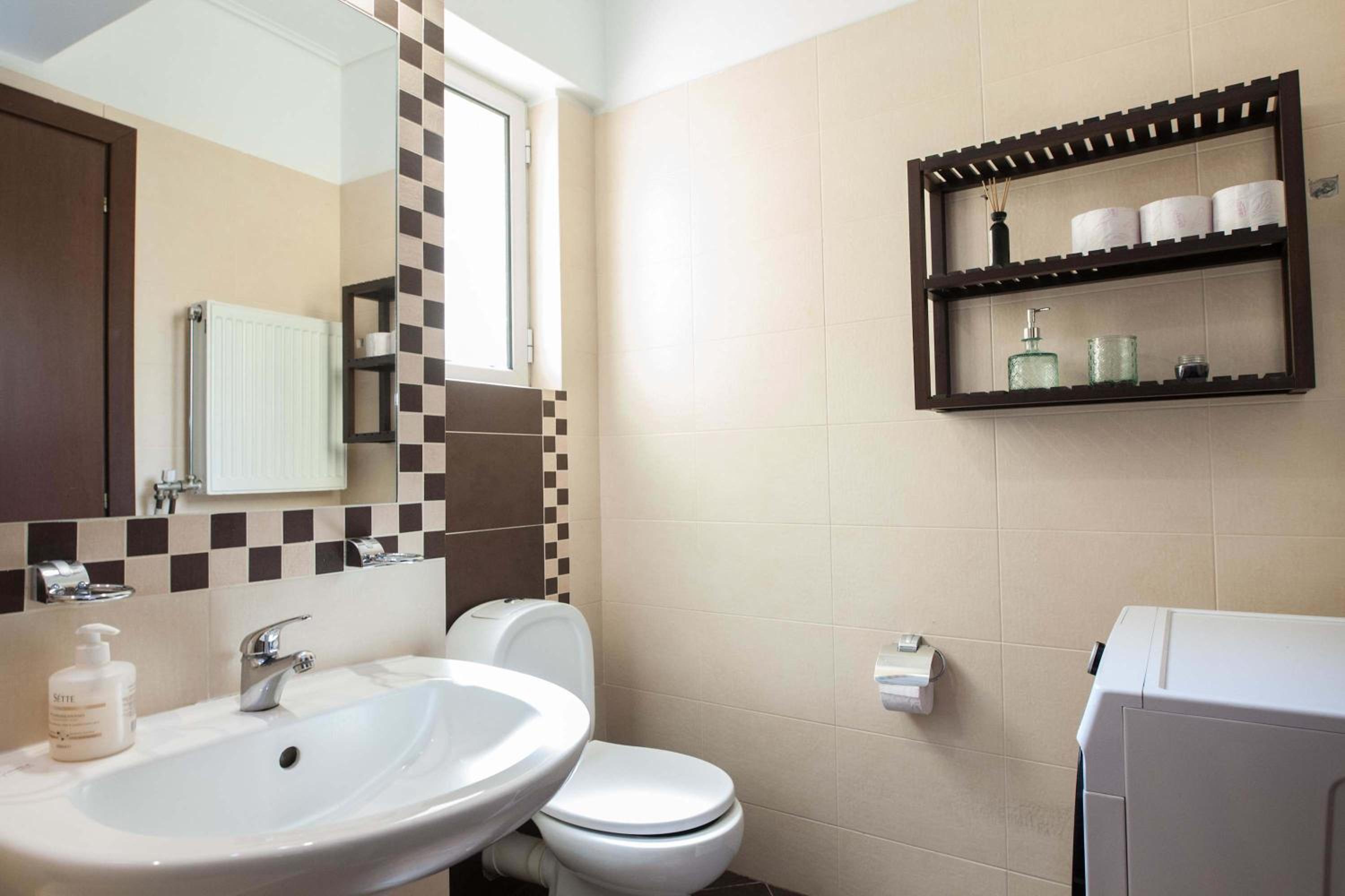 Bright 1 Bd Apt in Ampelokipoi with Balcony