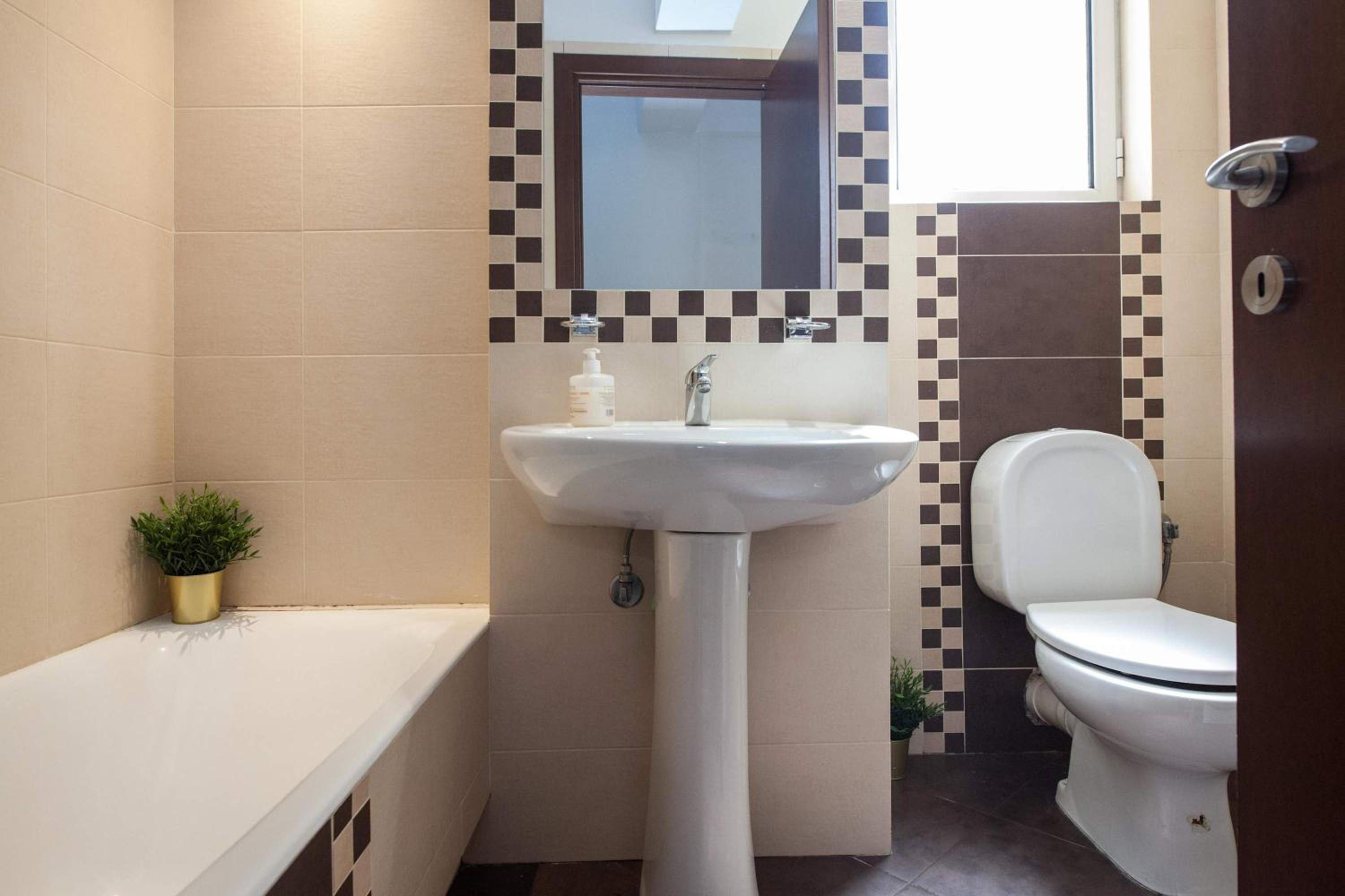 Bright 1 Bd Apt in Ampelokipoi with Balcony