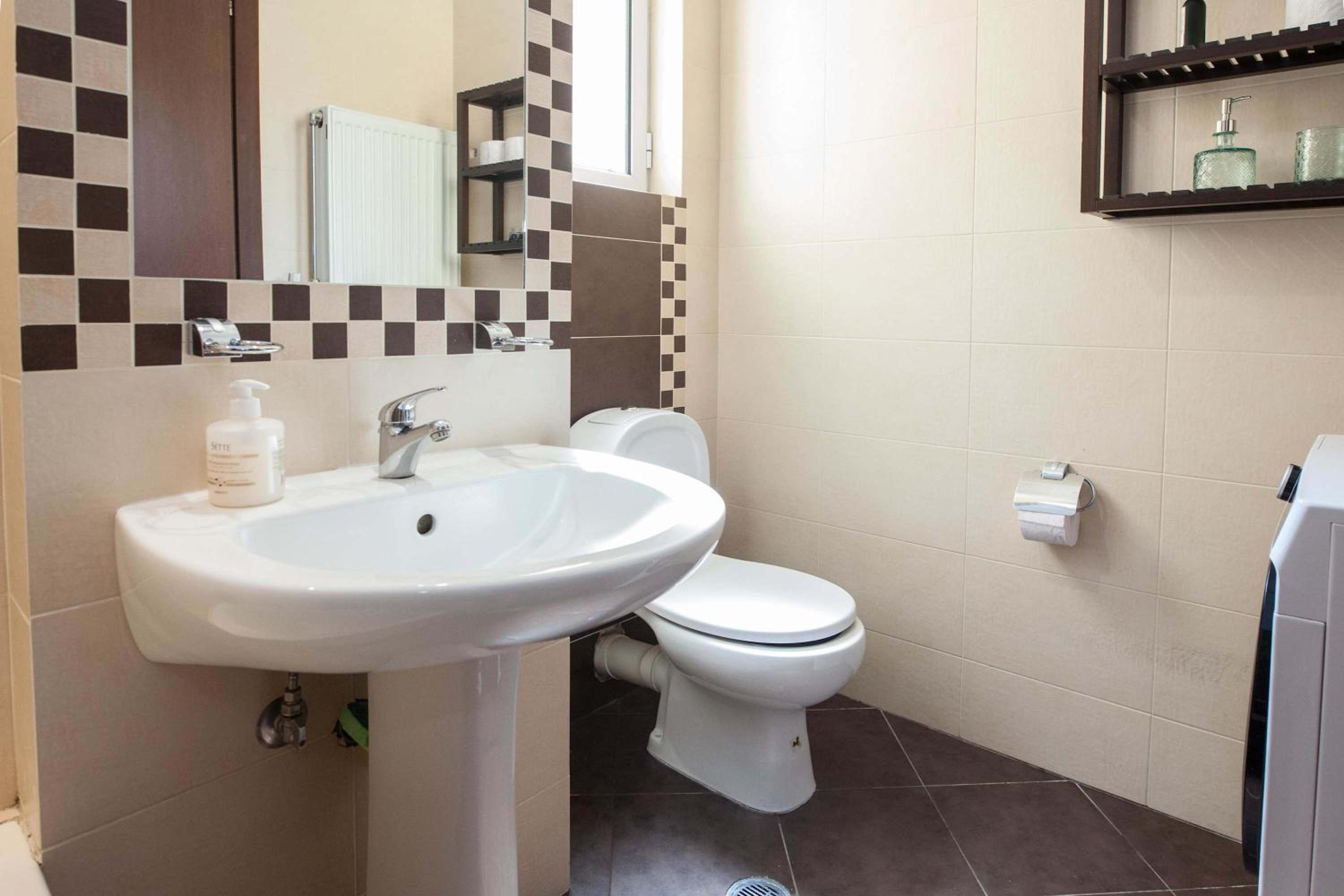 Bright 1 Bd Apt in Ampelokipoi with Balcony