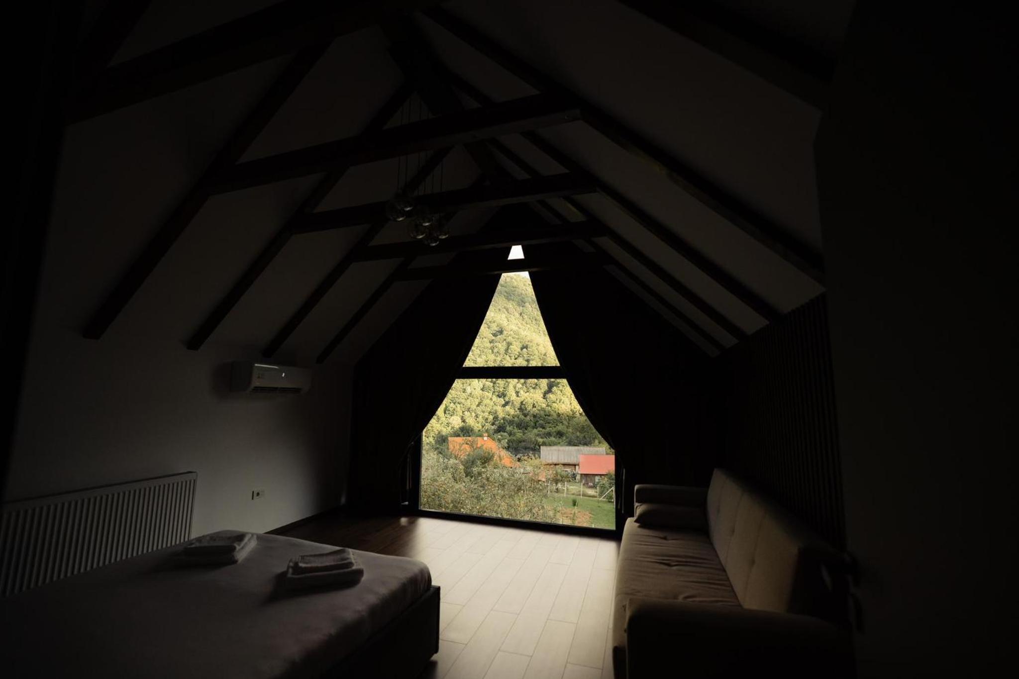 Panoramic Chalet Transalpina