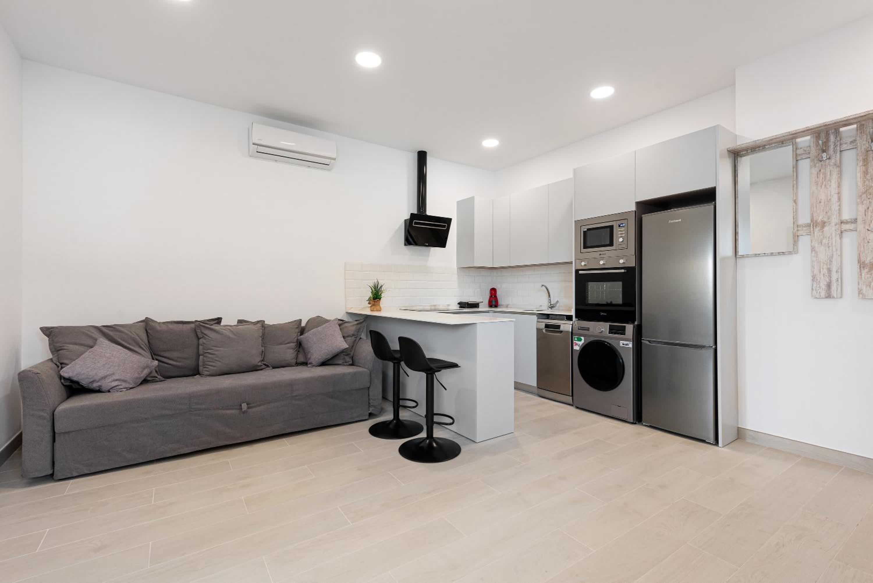 Apartamentos Sealmar Moliere