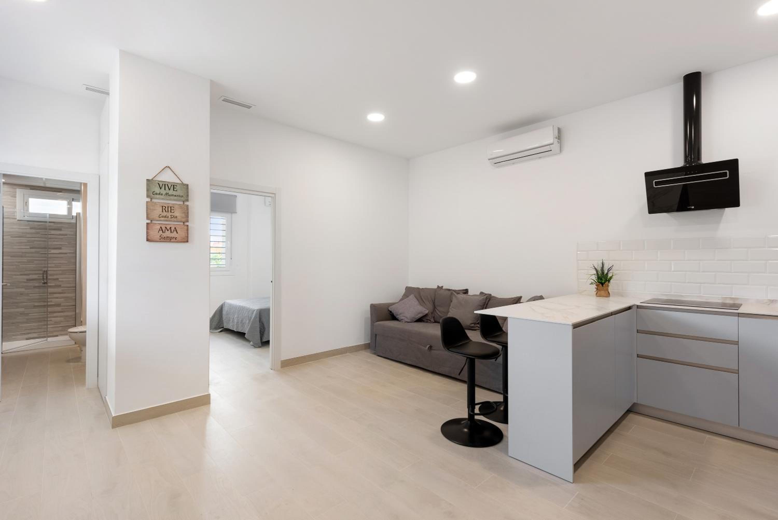 Apartamentos Sealmar Moliere