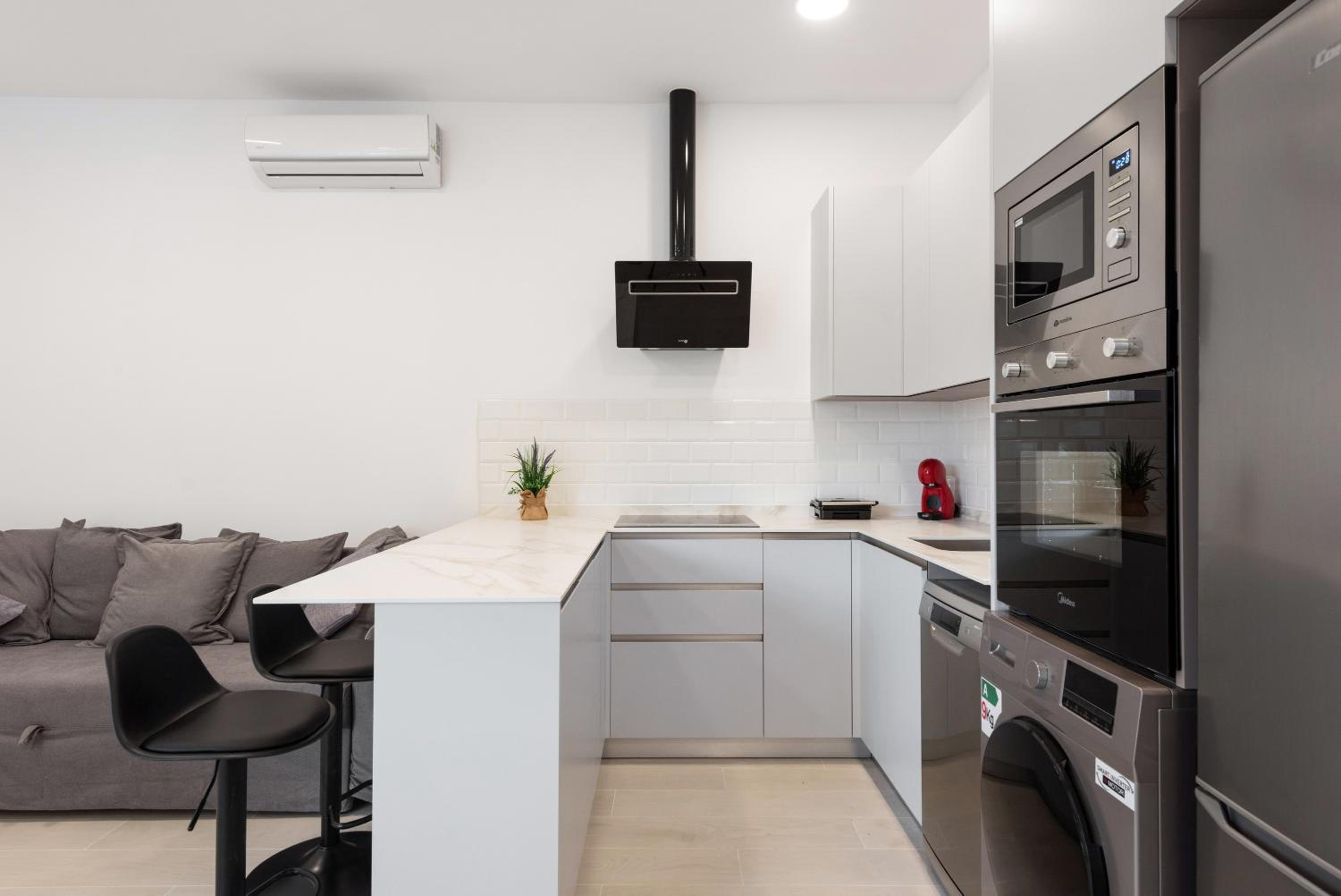 Apartamentos Sealmar Moliere